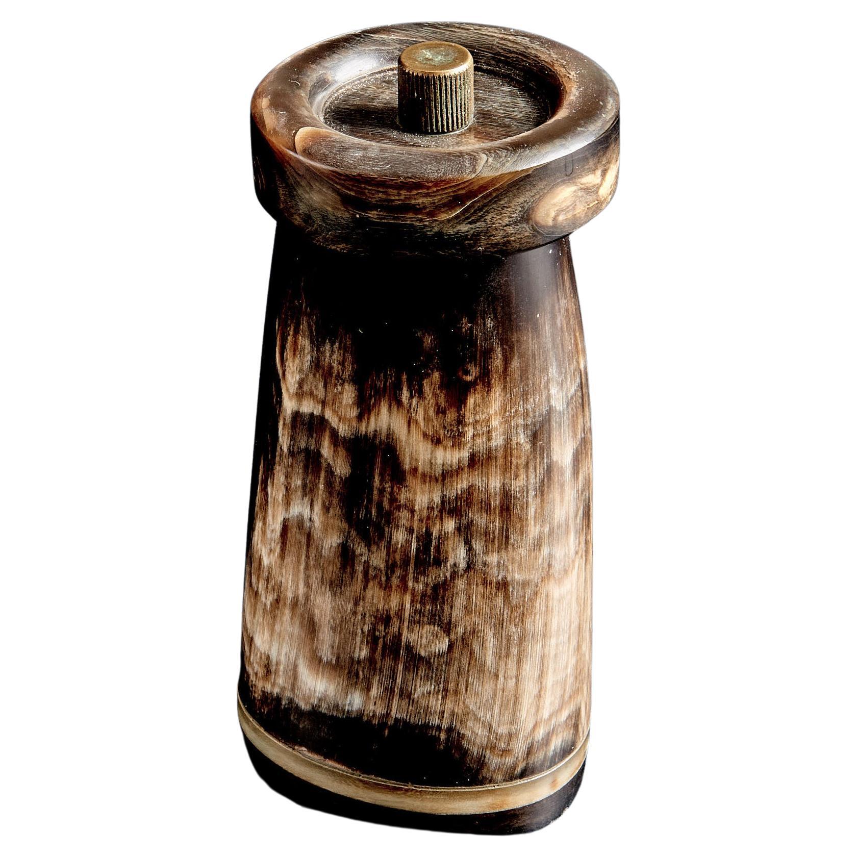 Horn Pepper Mill with Brass Detail by Werkstätte Carl Auböck Austria, 1960s For Sale