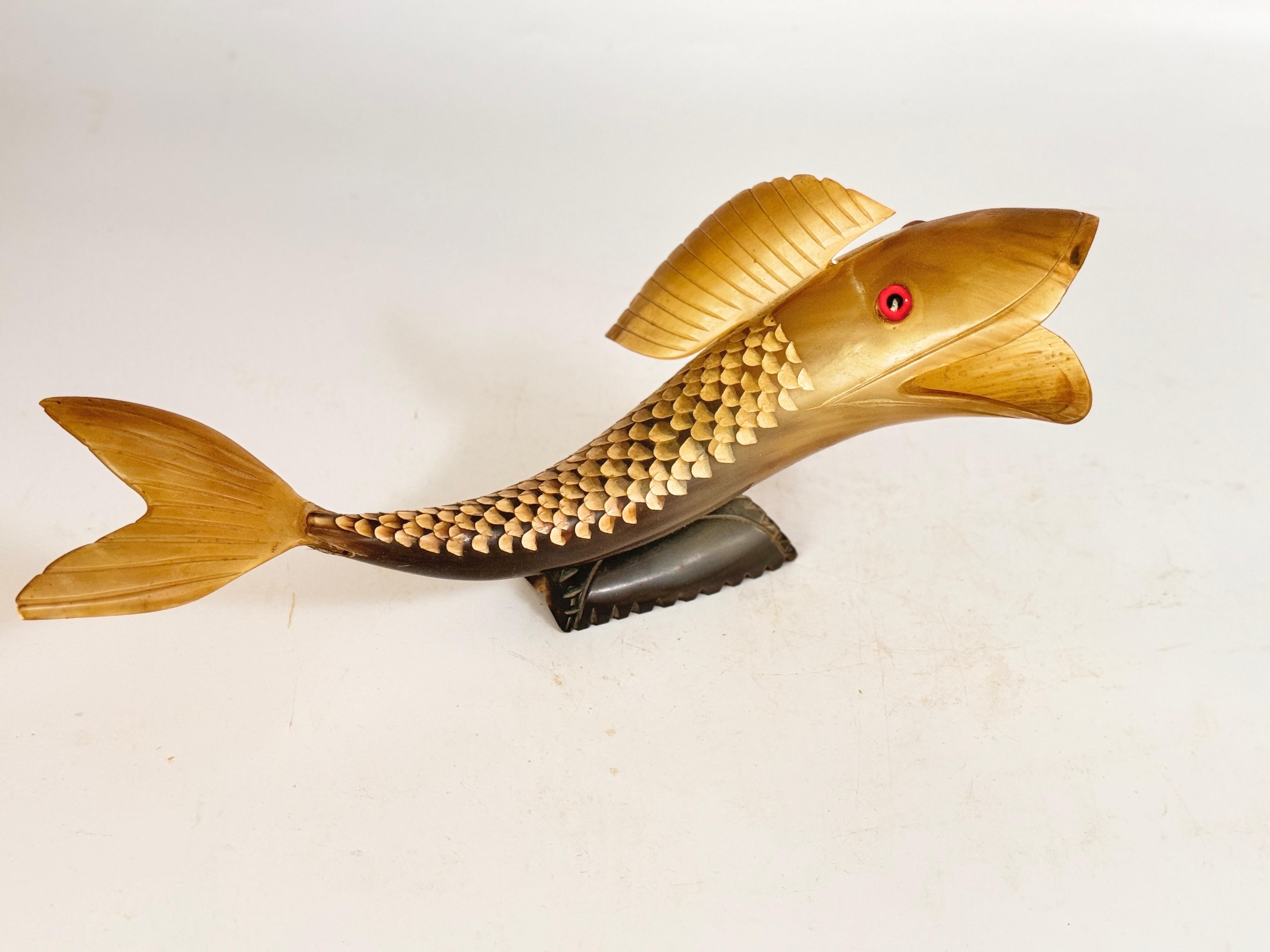 Horn Sculpture representing a Fish Mid-Century  France 20th Century For Sale 4