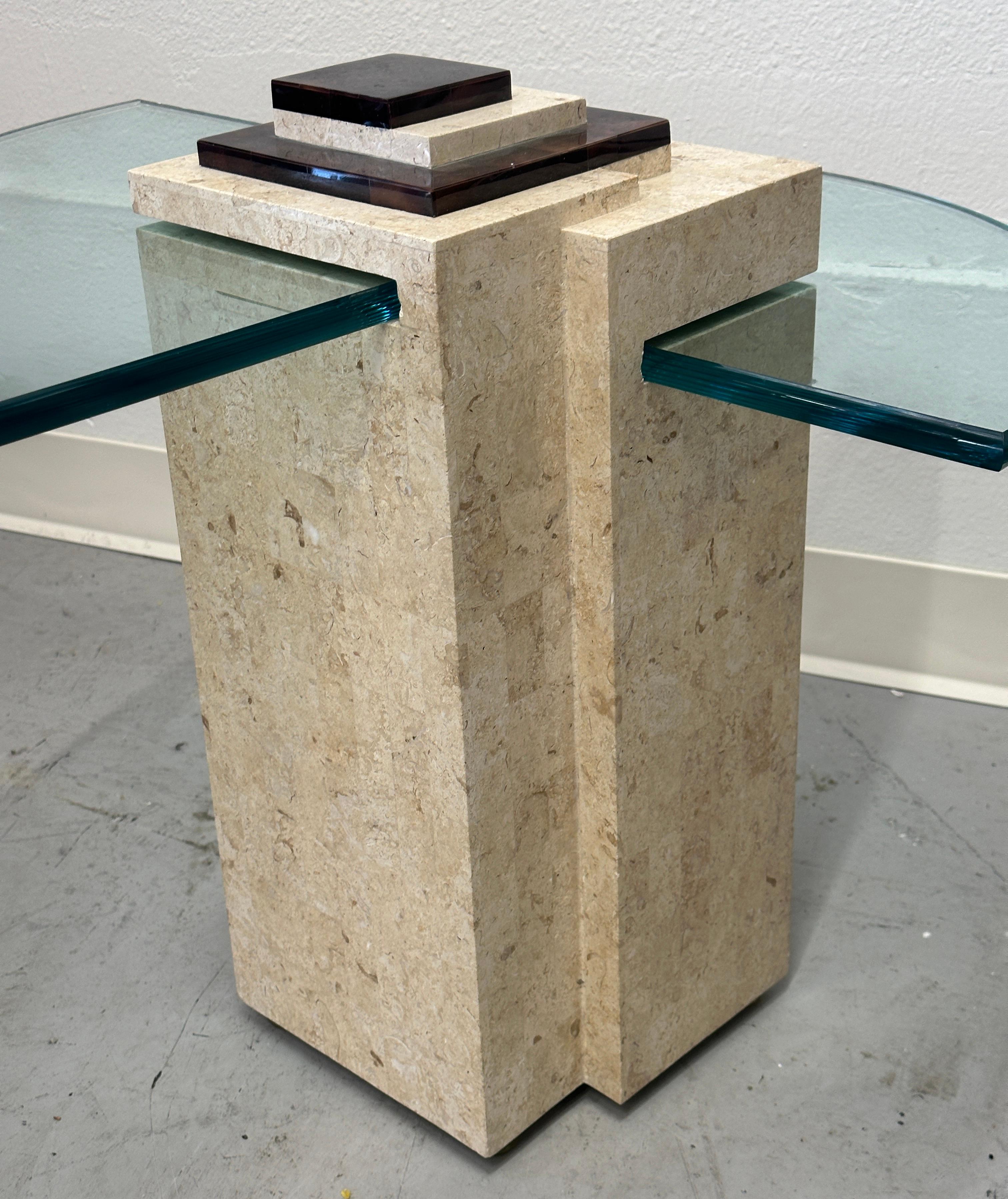 Table d'appoint en corne, travertin et verre Attribuée à Enrique Garcel en vente 1