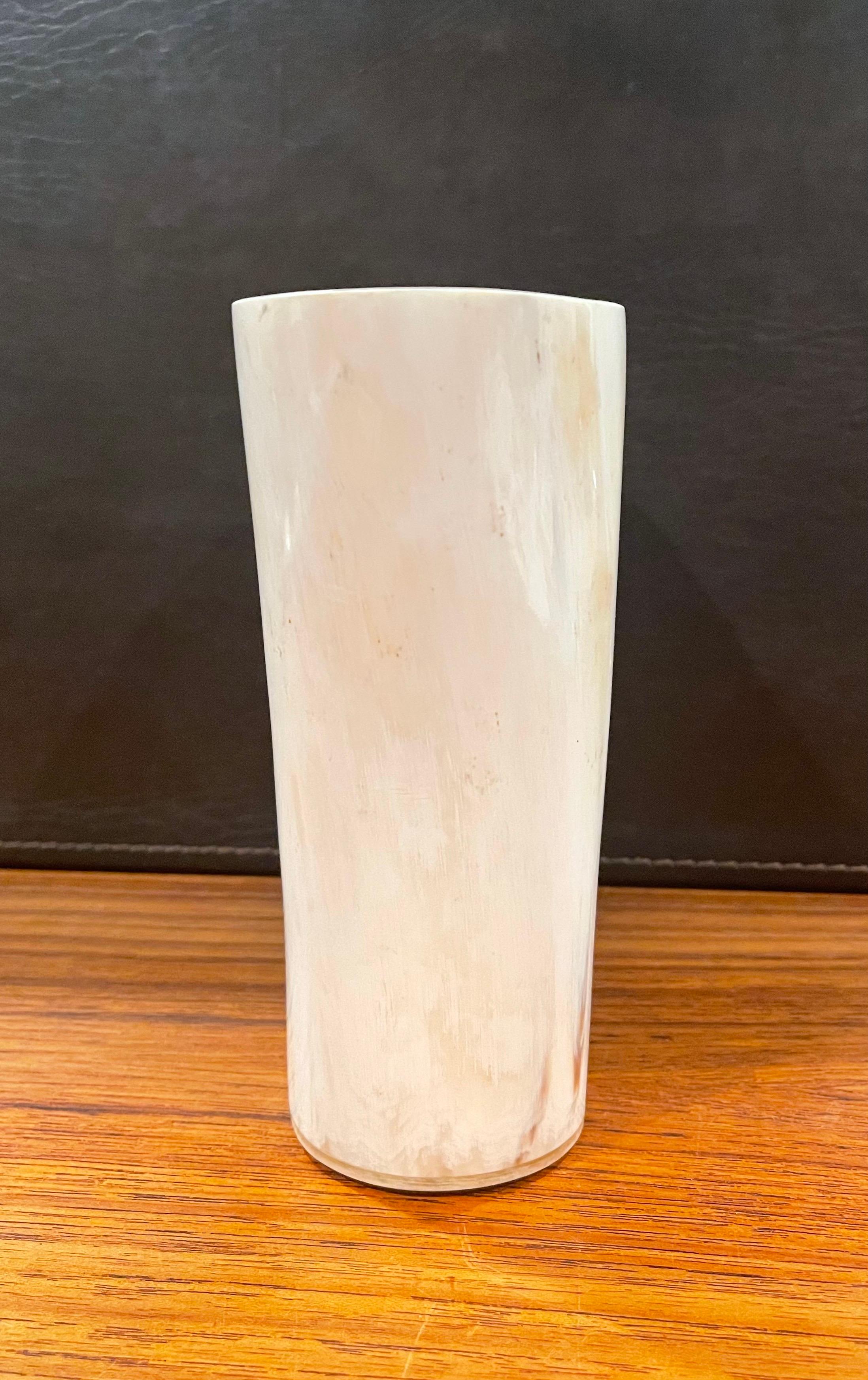 Horn Vase by Arcahorn of Italy In Good Condition For Sale In San Diego, CA