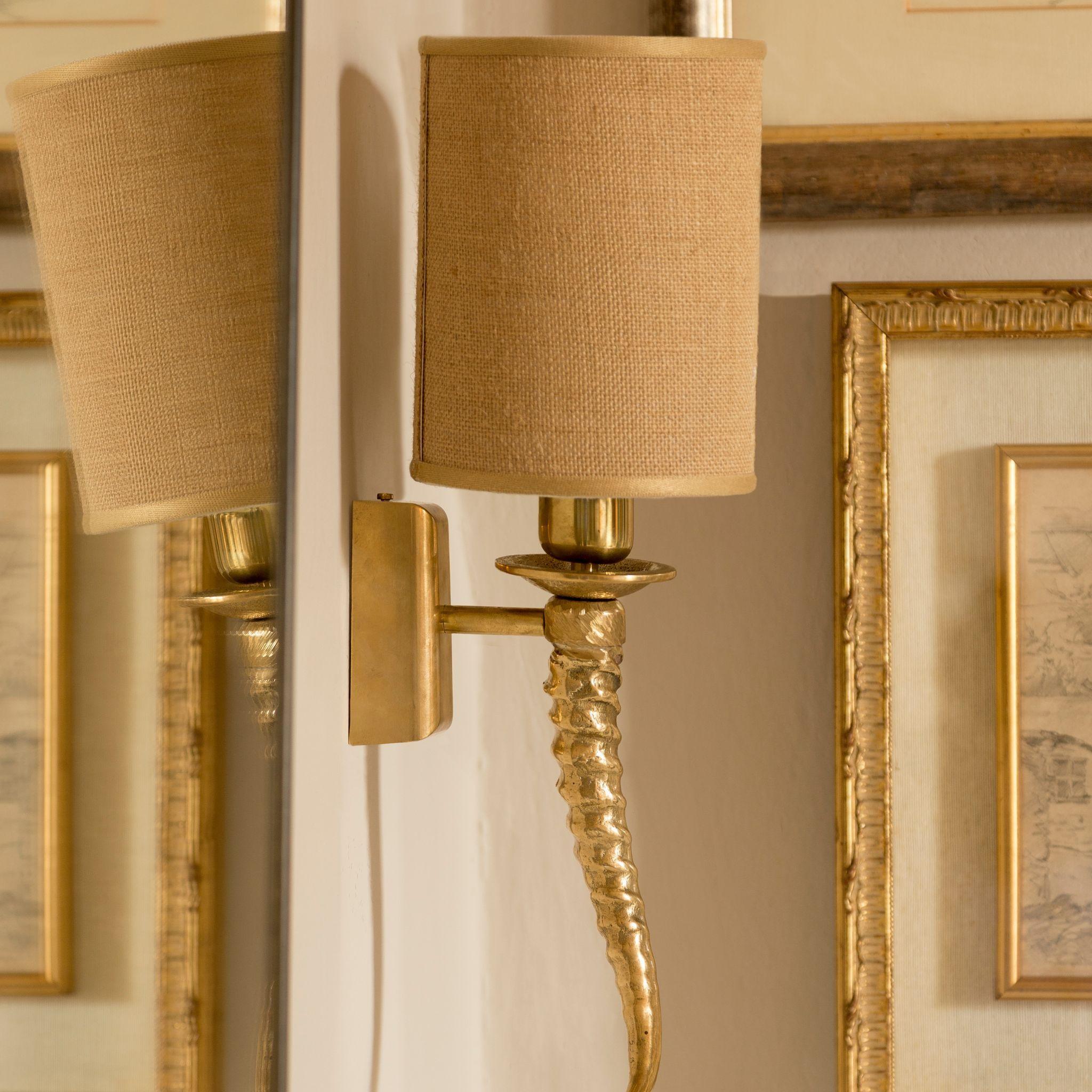 horn style wall lamp with shade