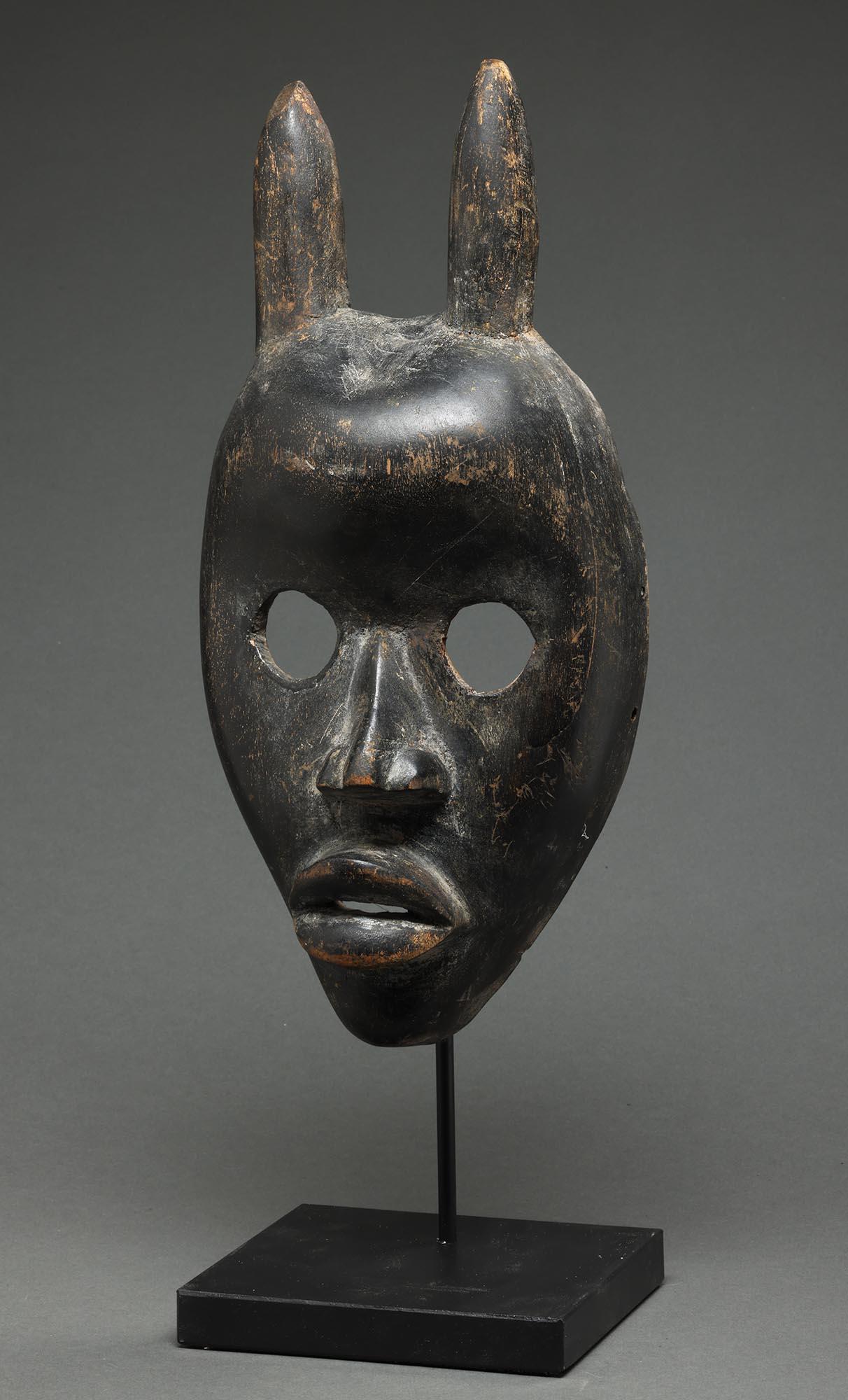 Gehörnte Antilope Mensch Dunkles Holz Maske Dan People Elfenbeinküste Afrika Offene Augen im Angebot 1