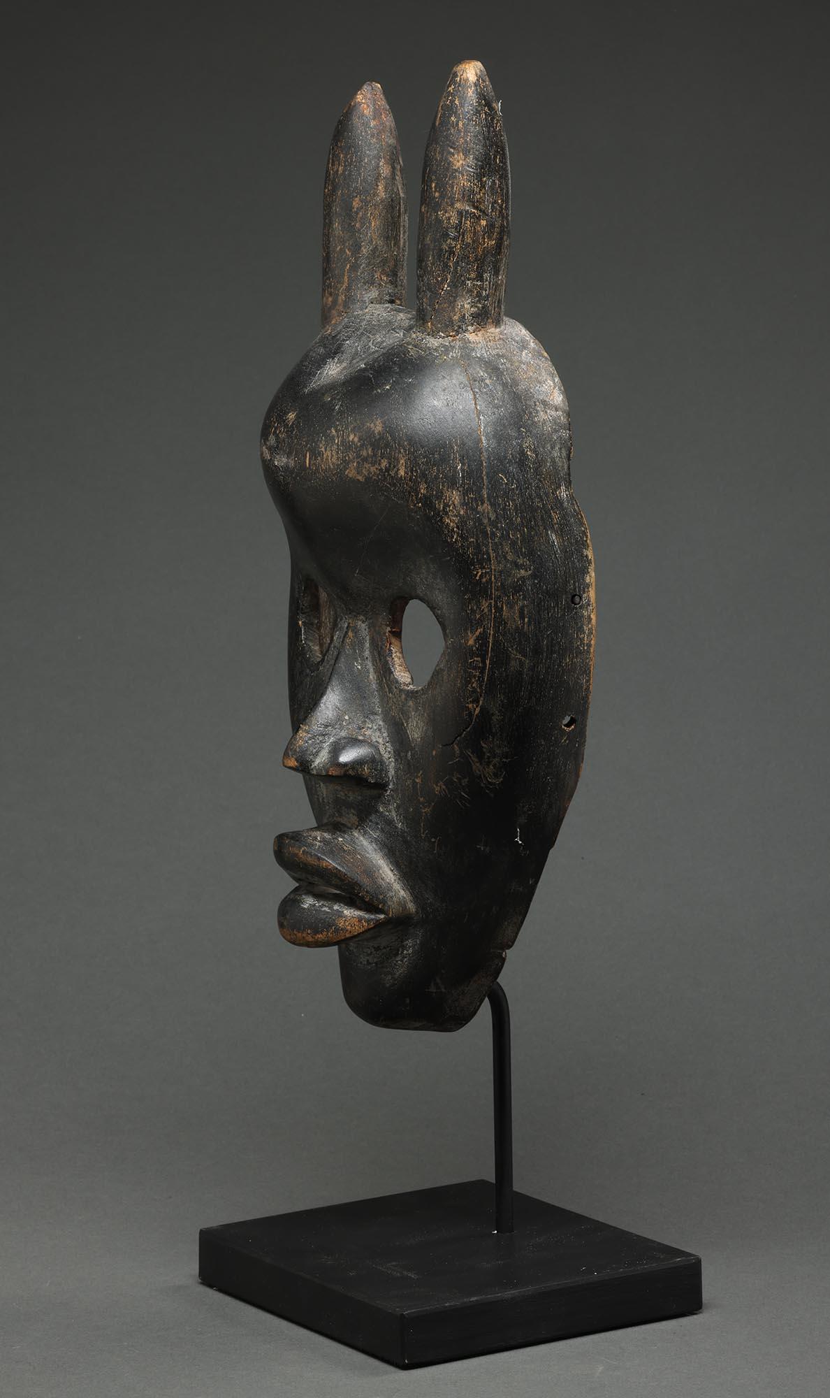 Gehörnte Antilope Mensch Dunkles Holz Maske Dan People Elfenbeinküste Afrika Offene Augen im Angebot 3