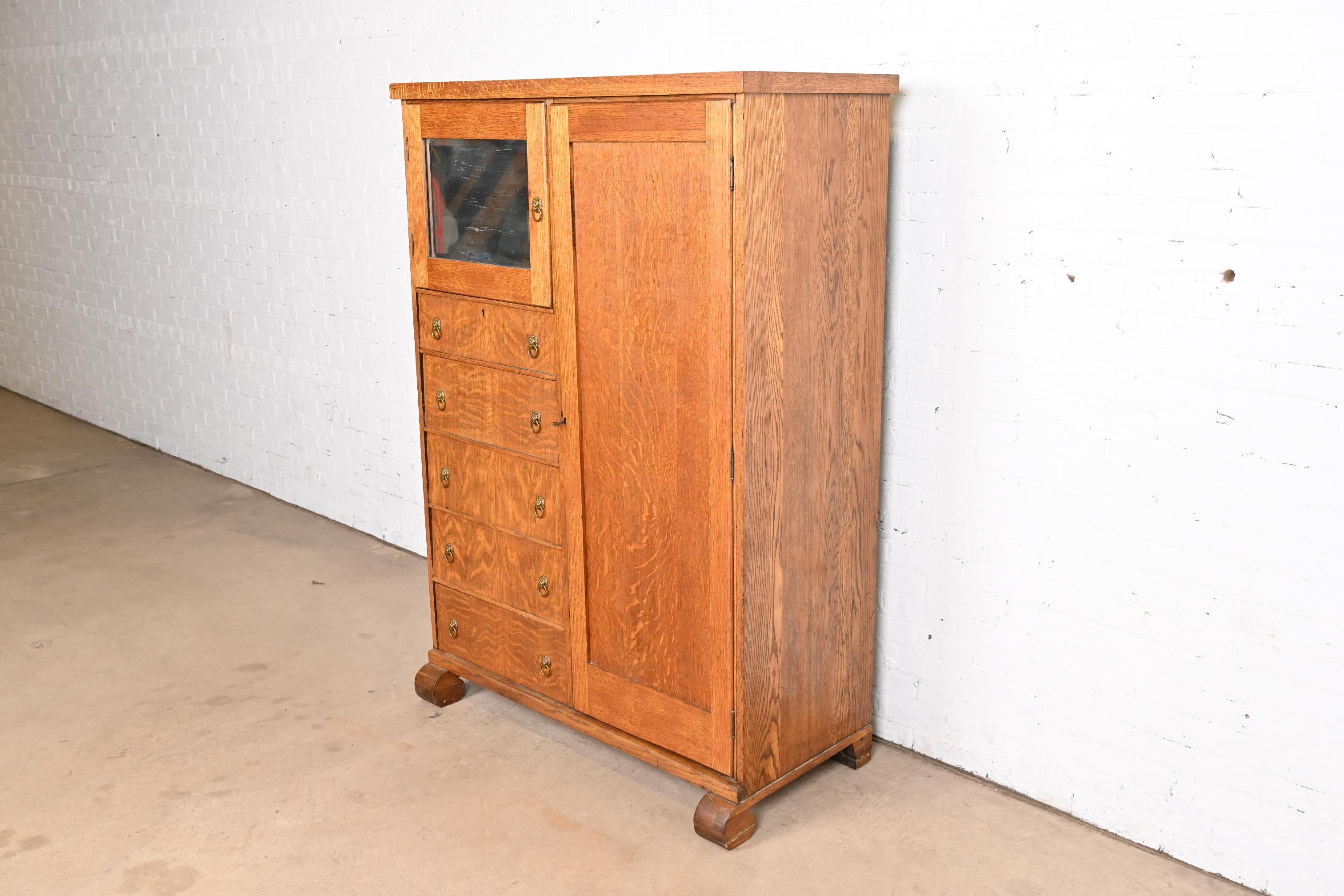 Horner Style Antique American Empire Oak Chifferobe with Mirror, Circa 1900 In Good Condition In South Bend, IN