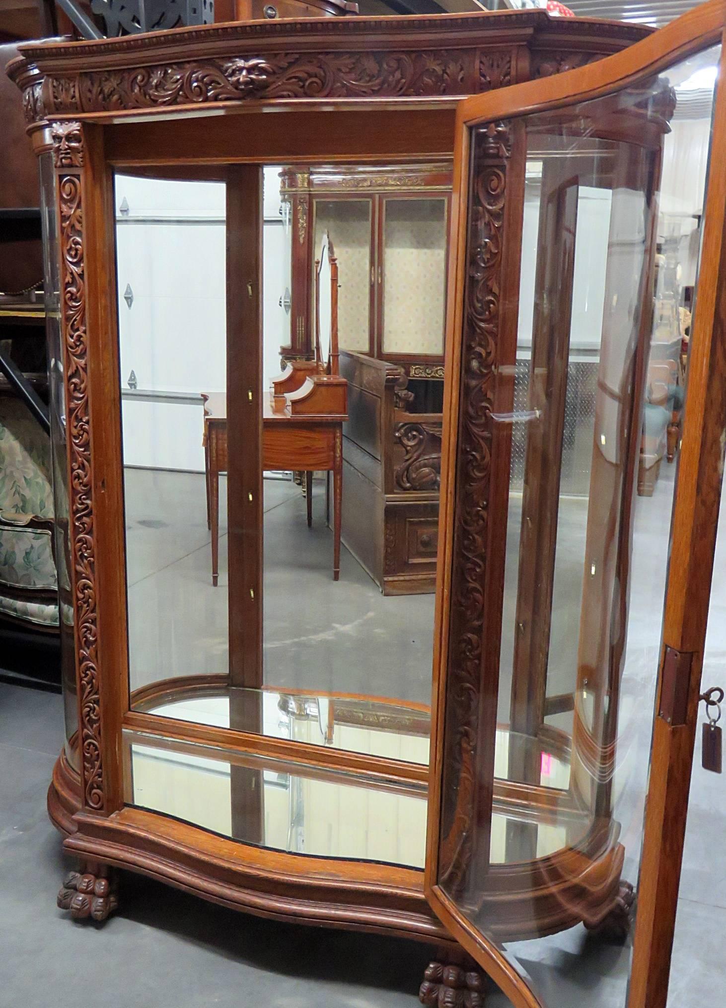 Horner Style China/Display Cabinet In Good Condition In Swedesboro, NJ