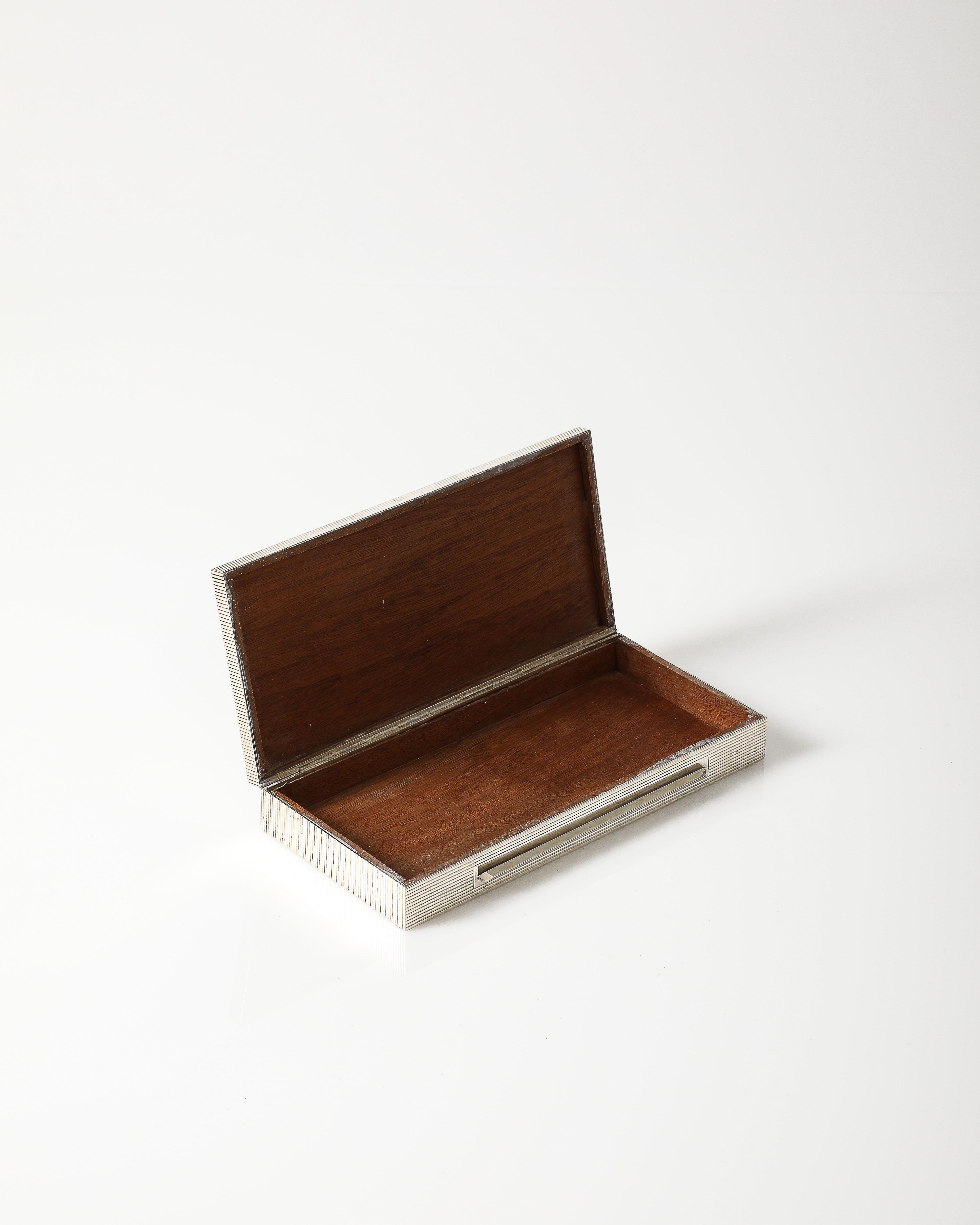 Caja de metal para bocados de caballo con interior de caoba de Hermes, Francia, c. 1970 en venta 10