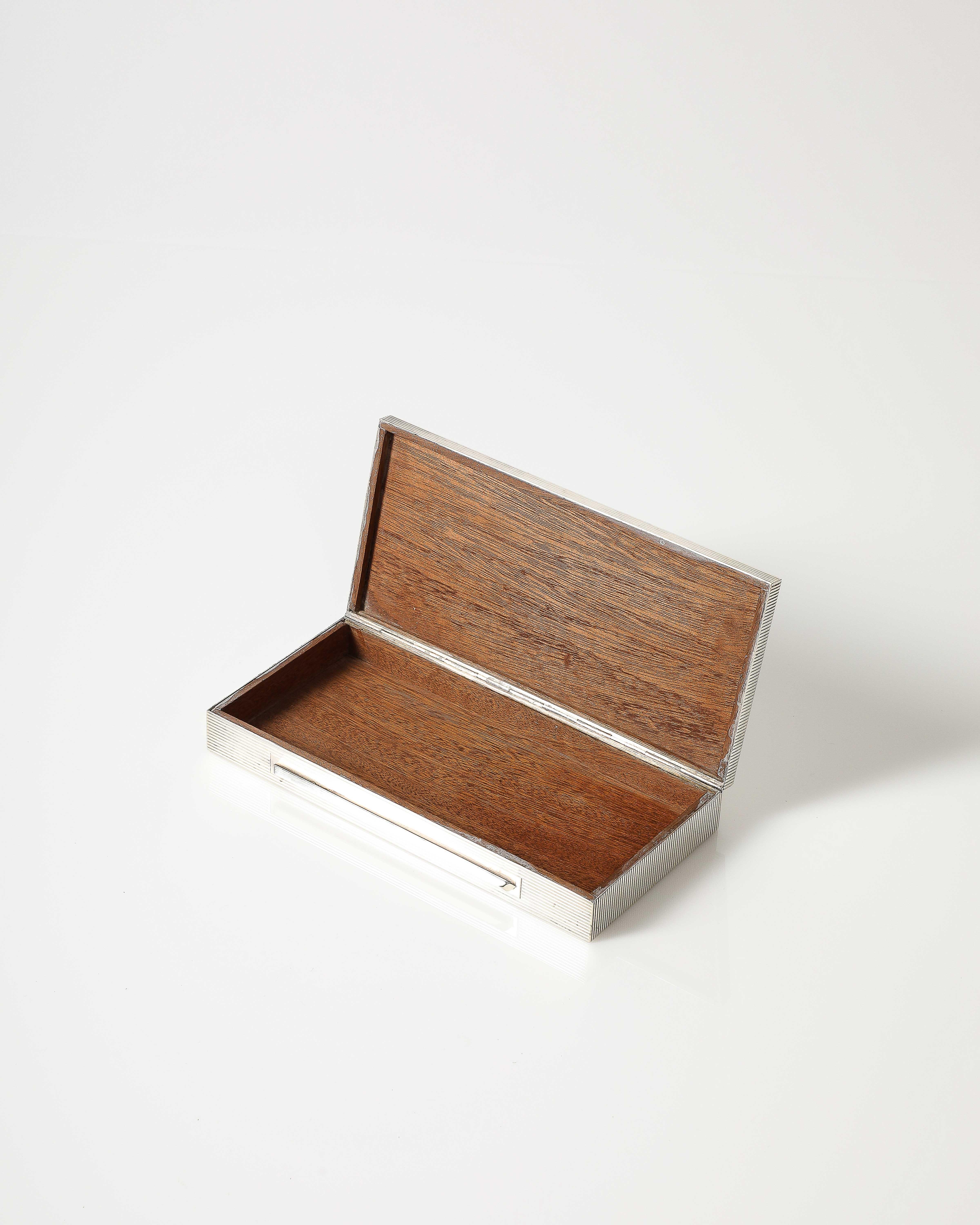 Caja de metal para bocados de caballo con interior de caoba de Hermes, Francia, c. 1970 en venta 11