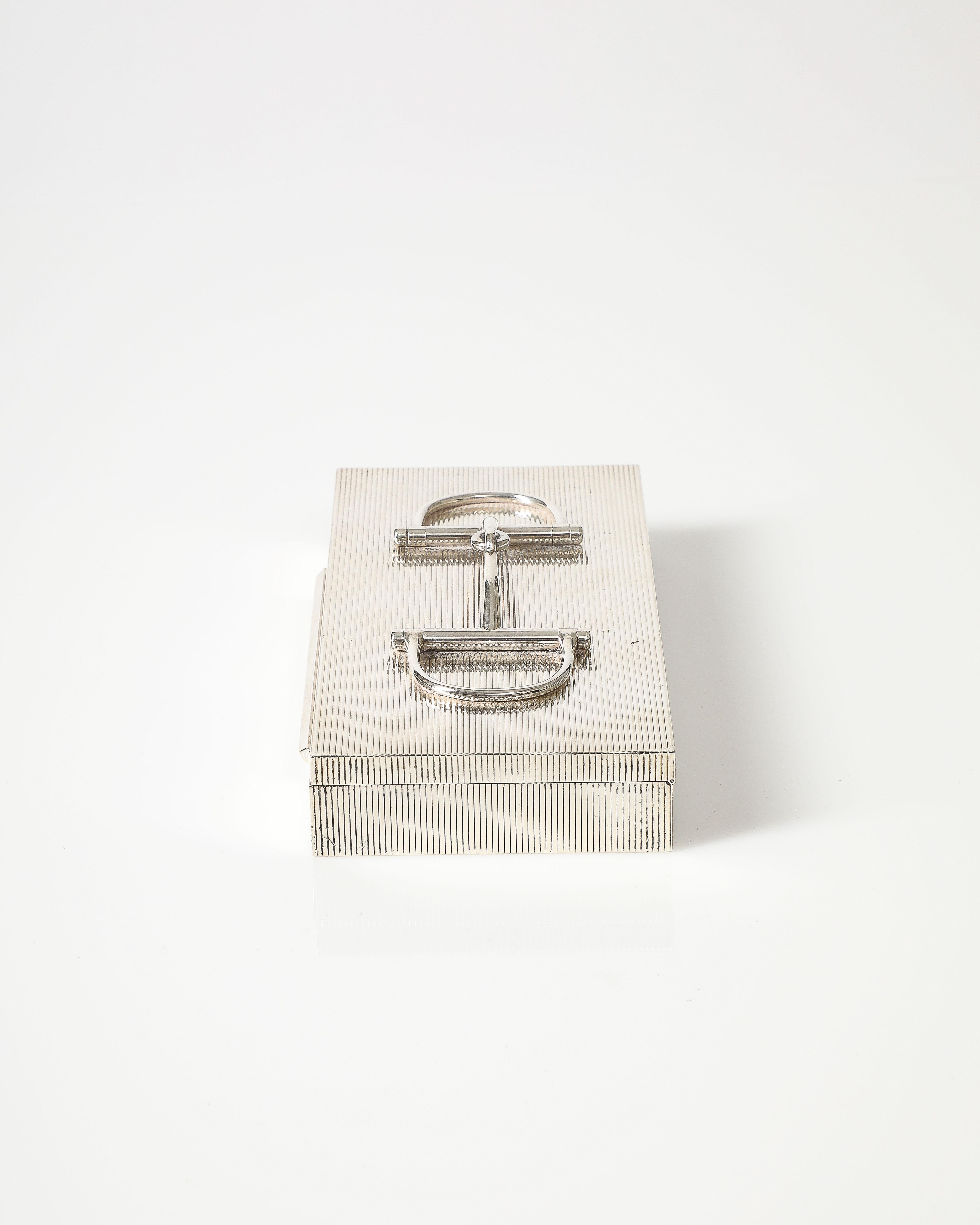 Caja de metal para bocados de caballo con interior de caoba de Hermes, Francia, c. 1970 en venta 1