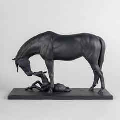 Skulptur eines schwarzen Pferdes