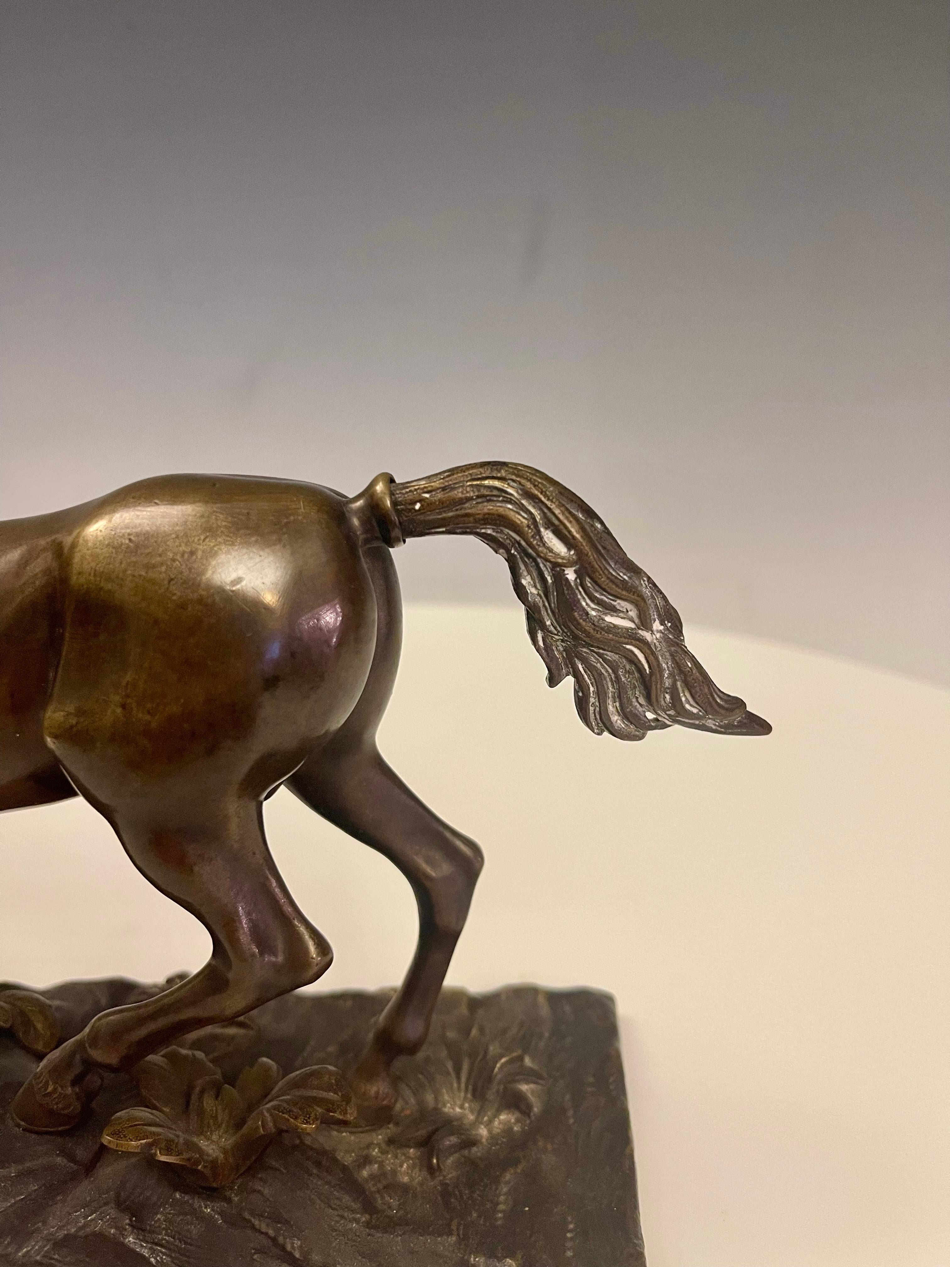 Bronzeskulptur eines Pferdes, Frankreich 1890.  im Angebot 2