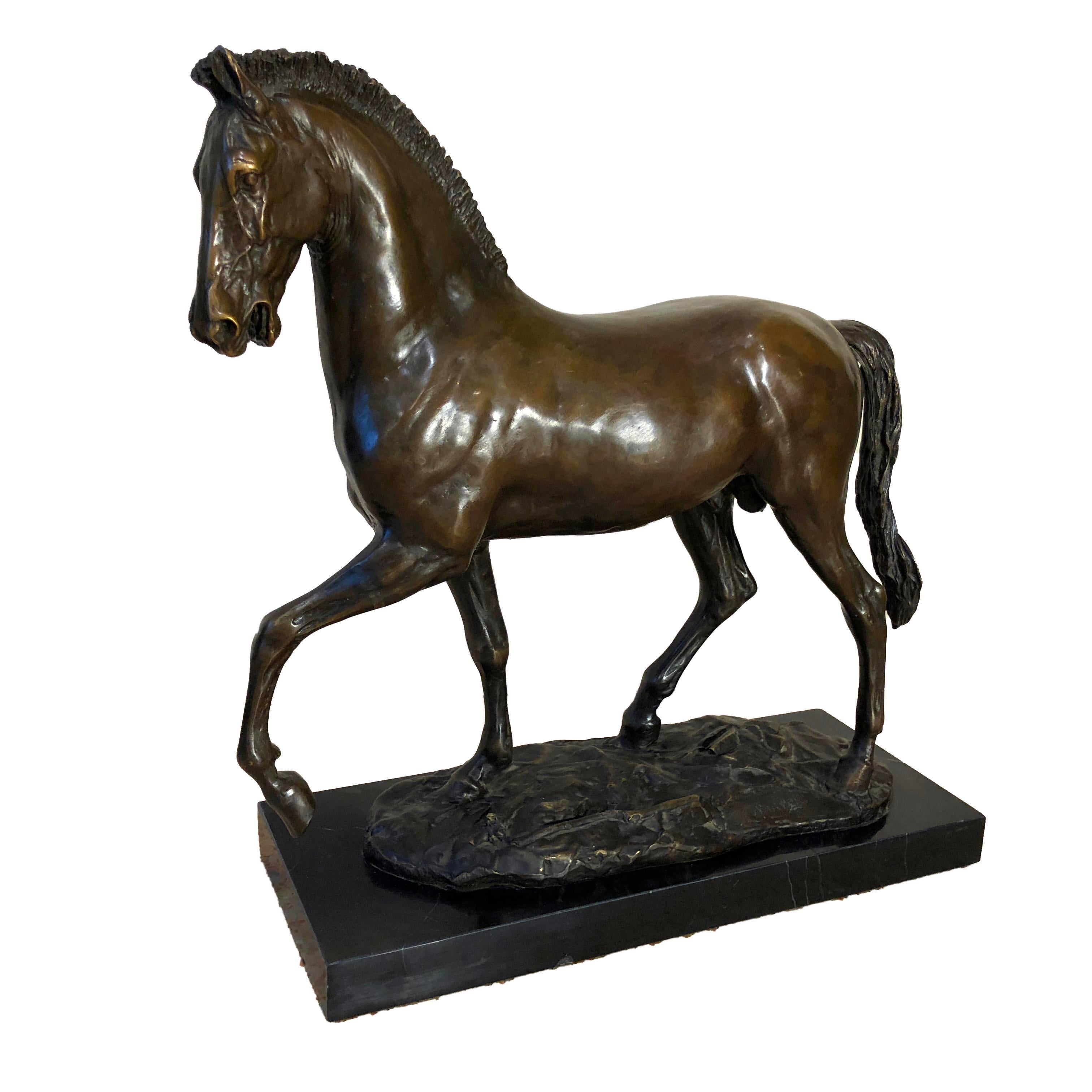 Bronze sculpture representing a Horse on a marble basis. It comes from France, from mid-19th century. It is signed Barye at the bottom near the hind left leg. It is in excellent conditions, no restoration needed. Size: 51 x 21 cm, 56 cm
