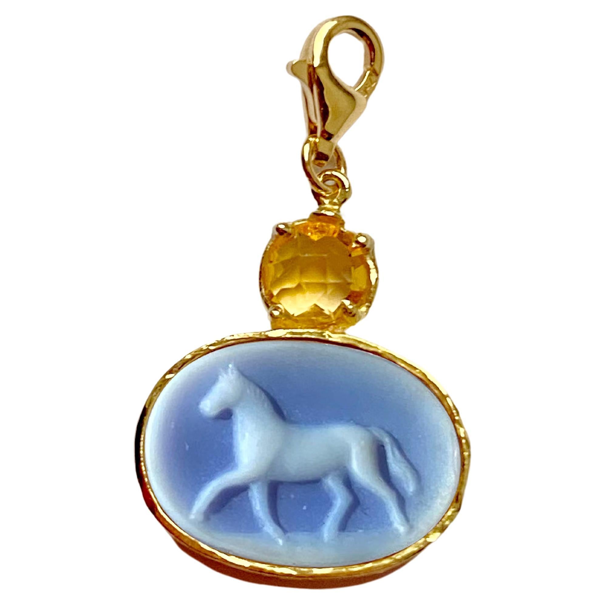Horse Charm Blue and White Agate 18 Karats Yellow Gold Hammered Bezel Citrine For Sale