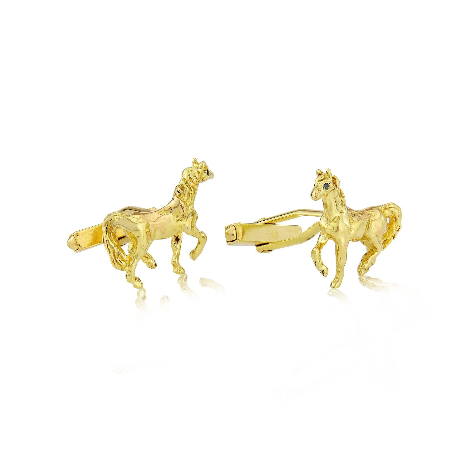 Contemporary Horse Cufflinks in 18 Karat Gold with Emerald Eyes For Sale