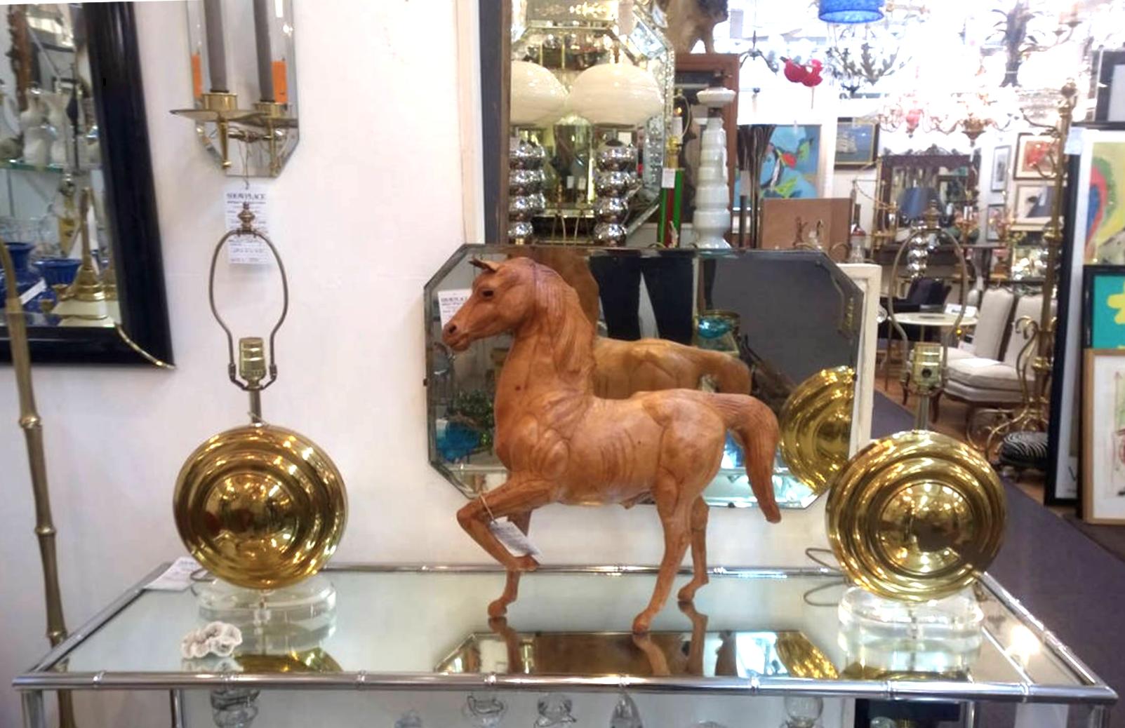 Lederpferd Equine-Tierskulptur aus Leder im Volkskunststil im Angebot 2