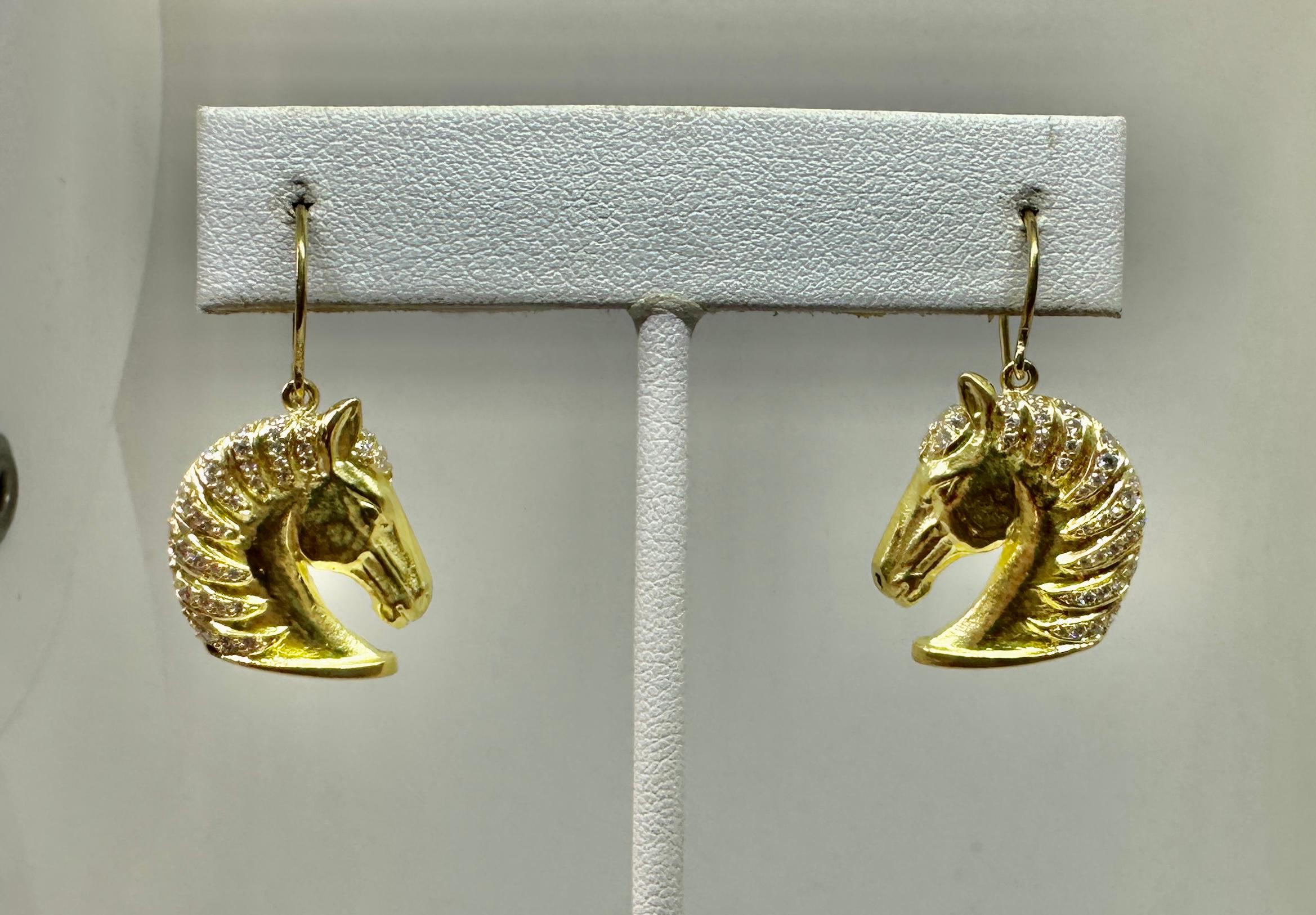 Donna Orecchini con diamanti Testa di cavallo 80 Francia Oro 18 carati Dangle Drop Retro MidCentury in vendita