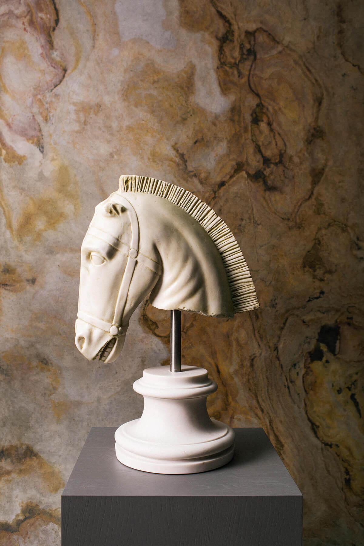 Grec classique Statue de buste de cheval en poudre de marbre comprimée / Musée d'Istanbul en vente
