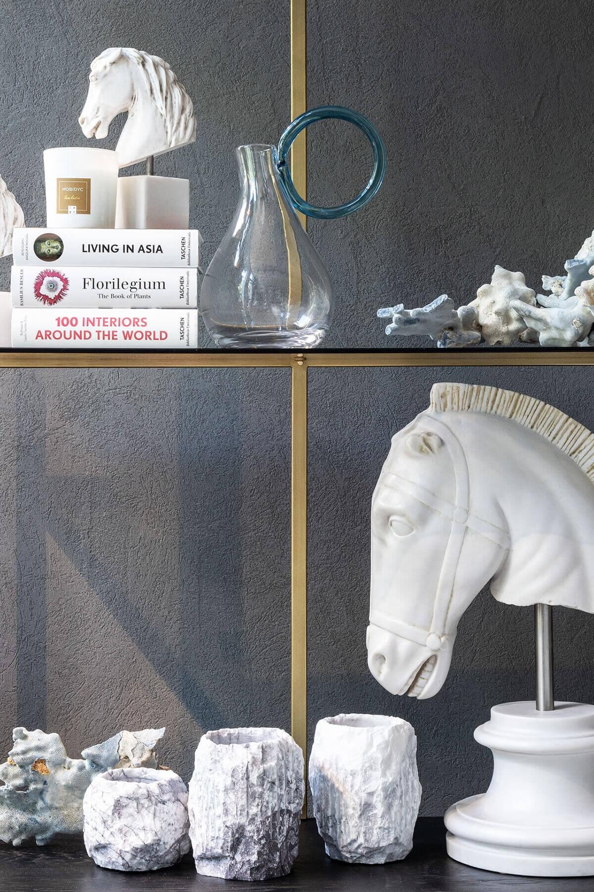 Pferdekopf-Büste mit komprimiertem Marmor pulverbeschichtet / Istanbul Museum (Bildhauermarmor) im Angebot