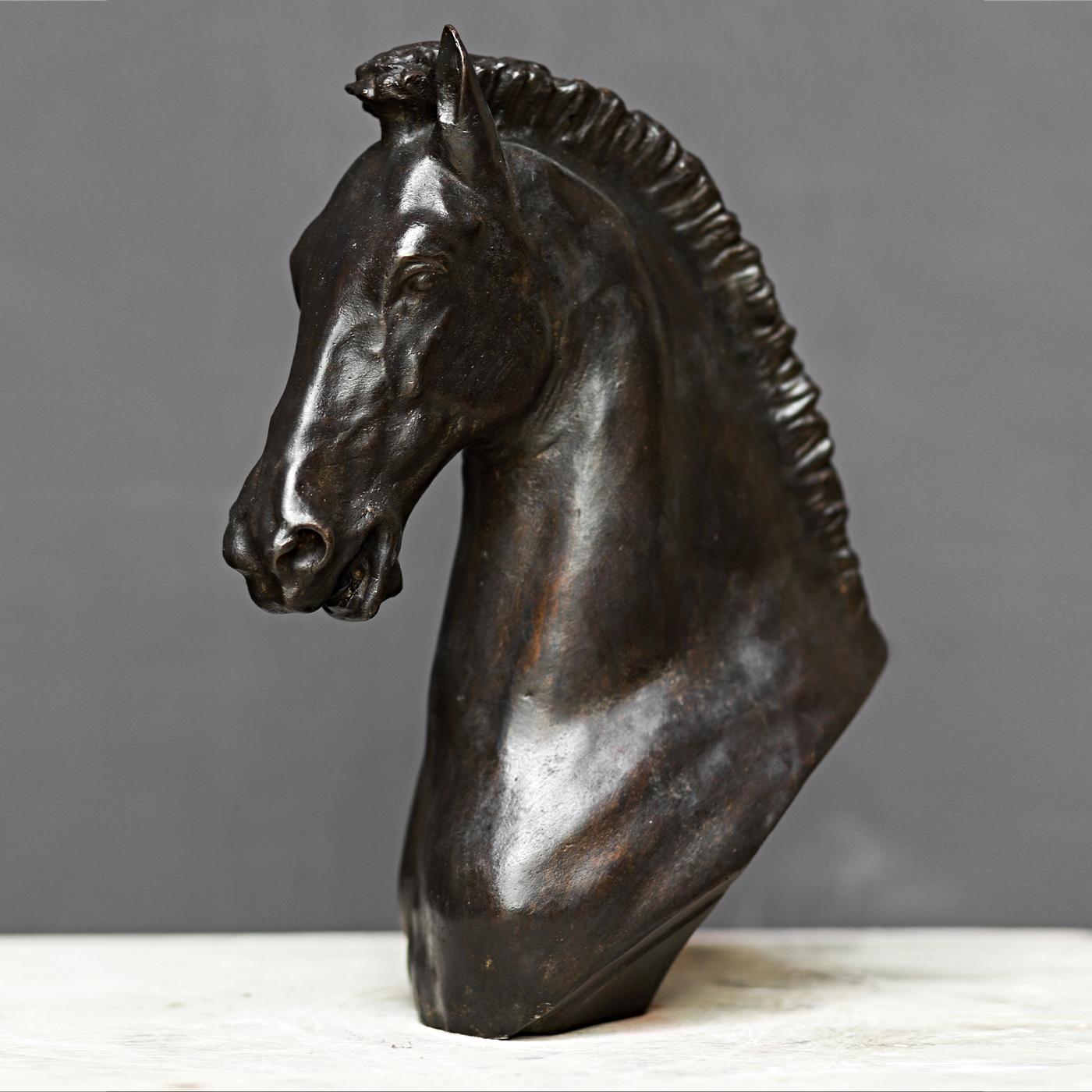 italien Sculpture de tête de cheval en vente