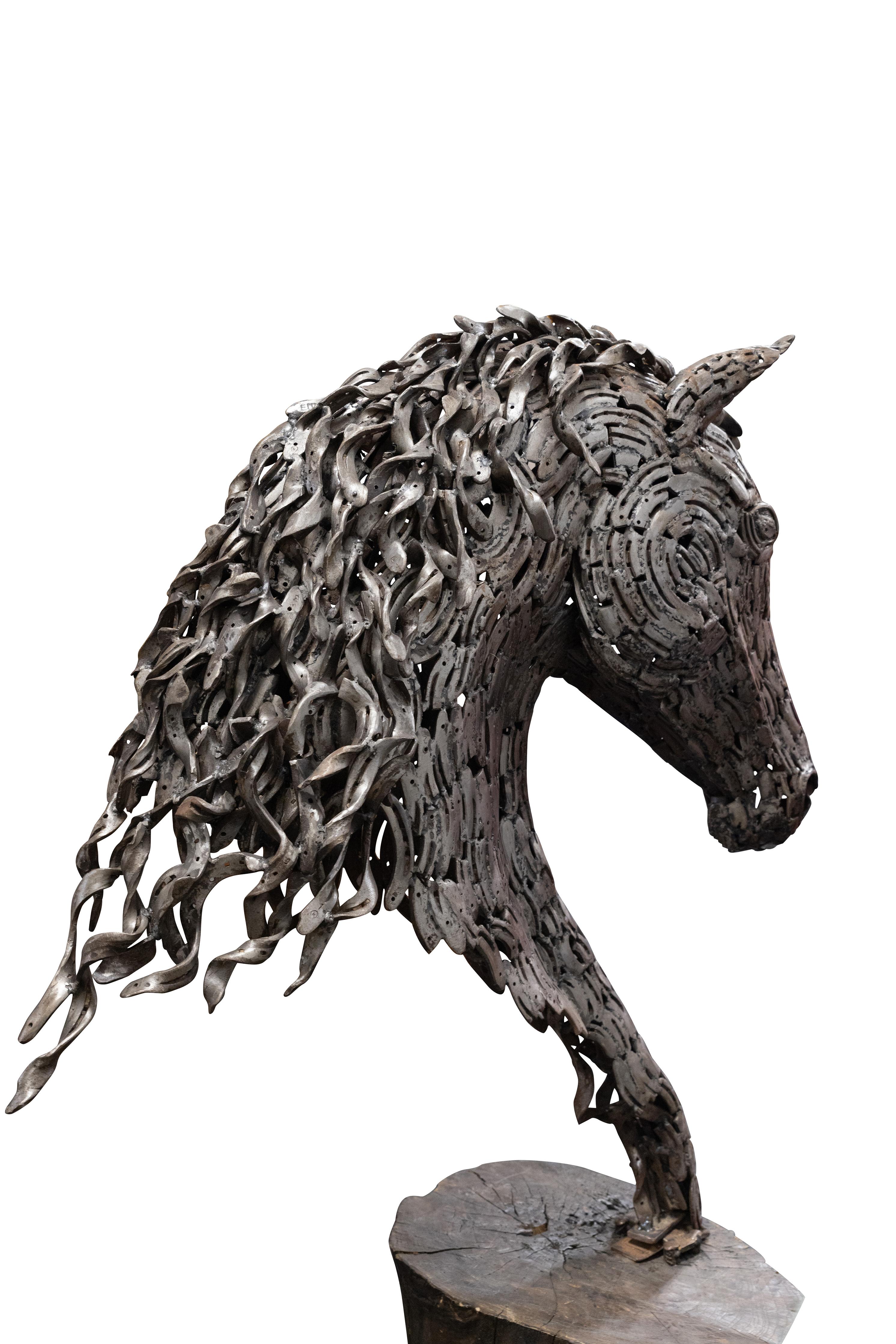 Horse Head Sculpture Bon état - En vente à Round Top, TX