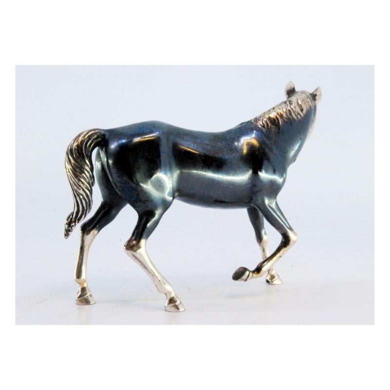 Horse in nielada silver in trotting position Bon état - En vente à Porto, PT