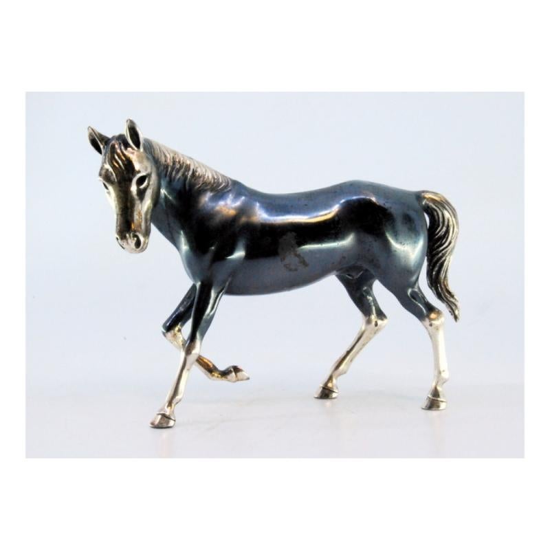 Horse in nielada silver in trotting position en vente 1