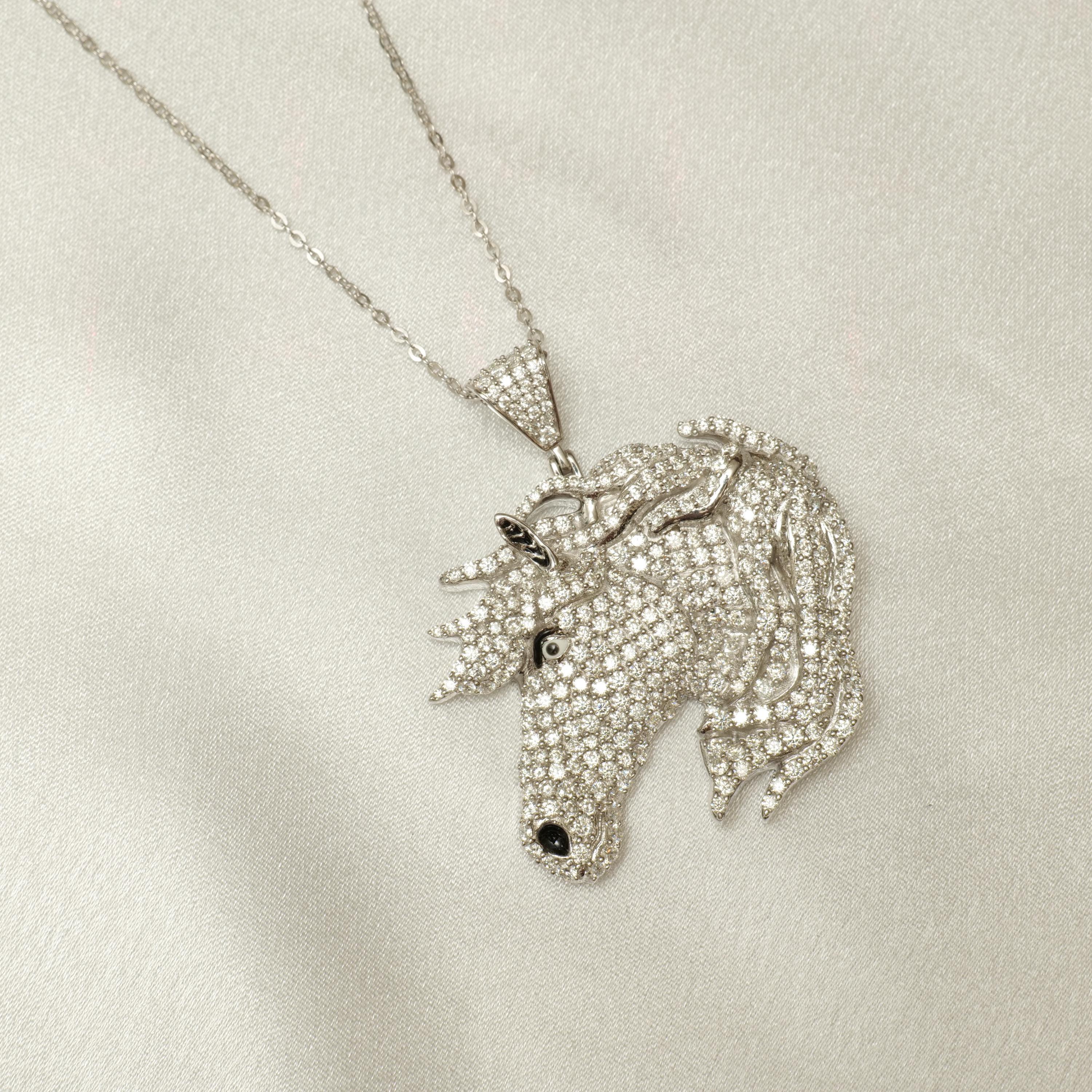 Horse Majestic Equine Diamond Pendant Necklace in 14K Solid Gold (Certified) In New Condition For Sale In New Delhi, DL