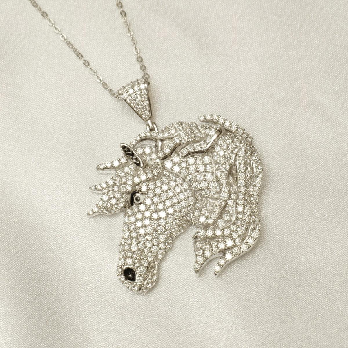 Collana con ciondolo con diamante equino Horse Majestic in oro massiccio 14K (certificato) in vendita 2