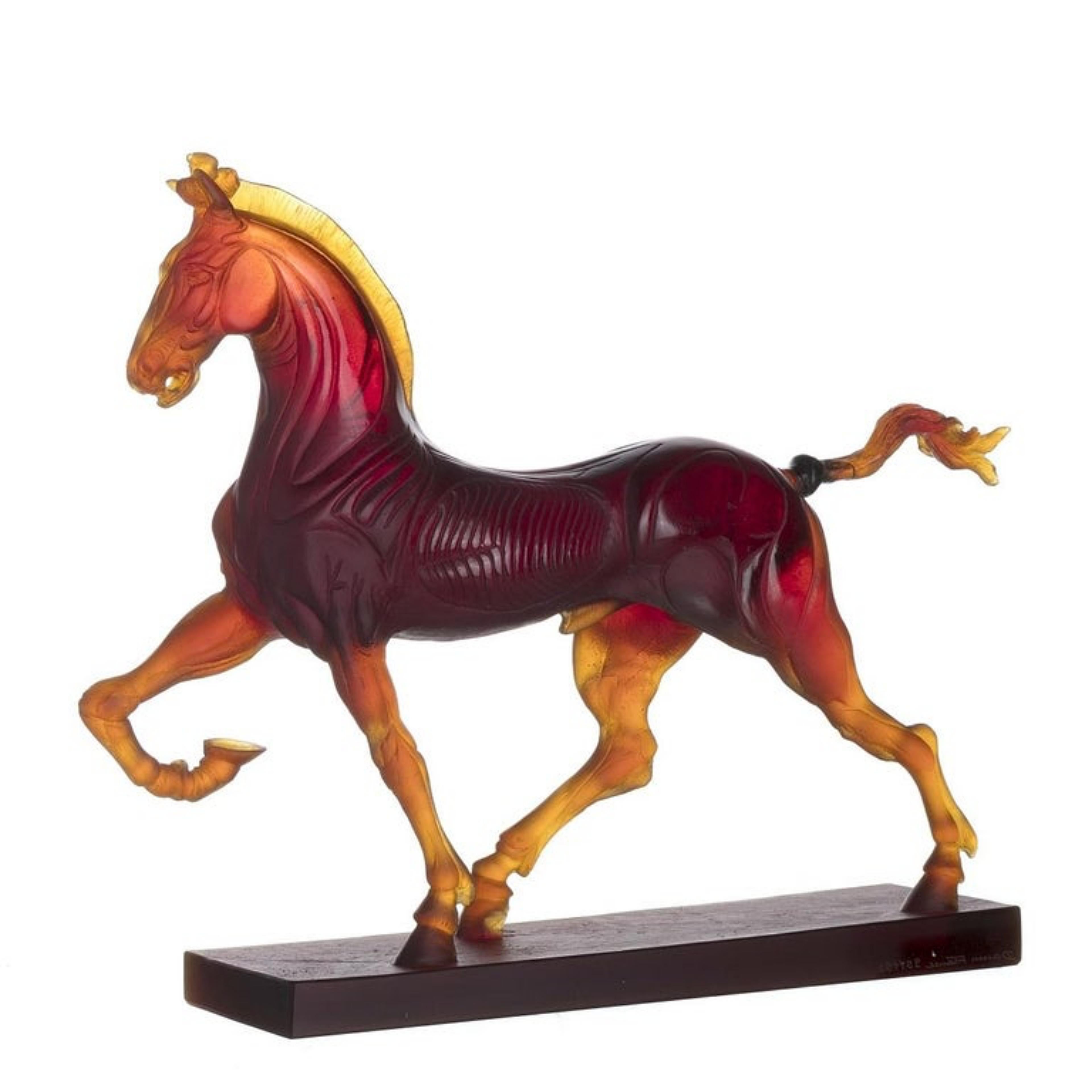 Horse sculpture, Daum
Glass and crystal
Molded and embossed crystal, signed Daum, France', numbered 95/195. 
Tail split and glued. 
Dimension: (width) 44 cm.