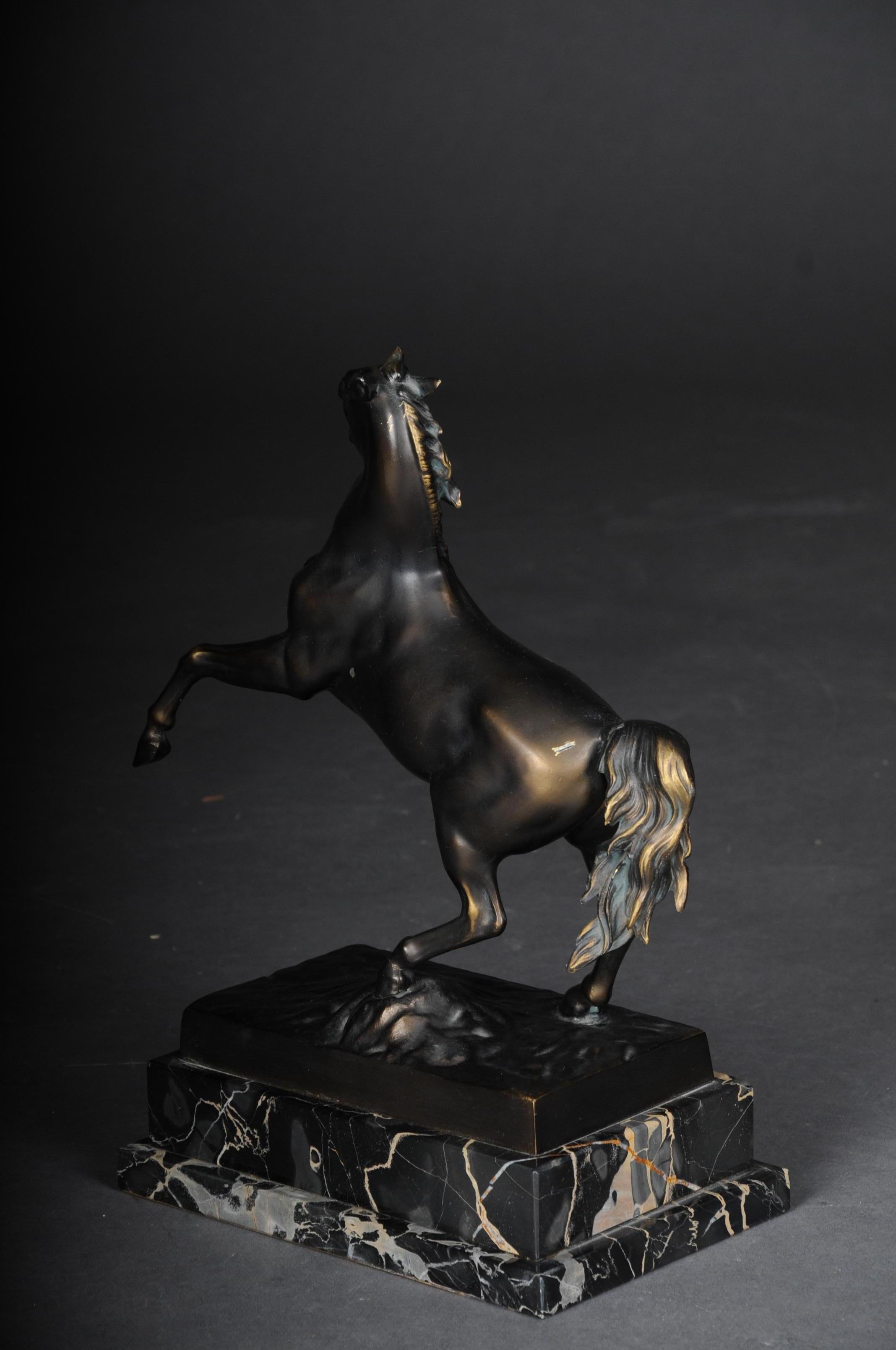 marble horse sculpture