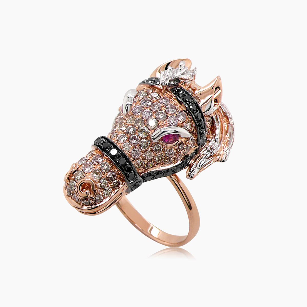 Taglio misto Cavallo Stallone Pony Diamante Pave e Rubino Anello in oro rosa bianco 18 carati con diamante nero in vendita