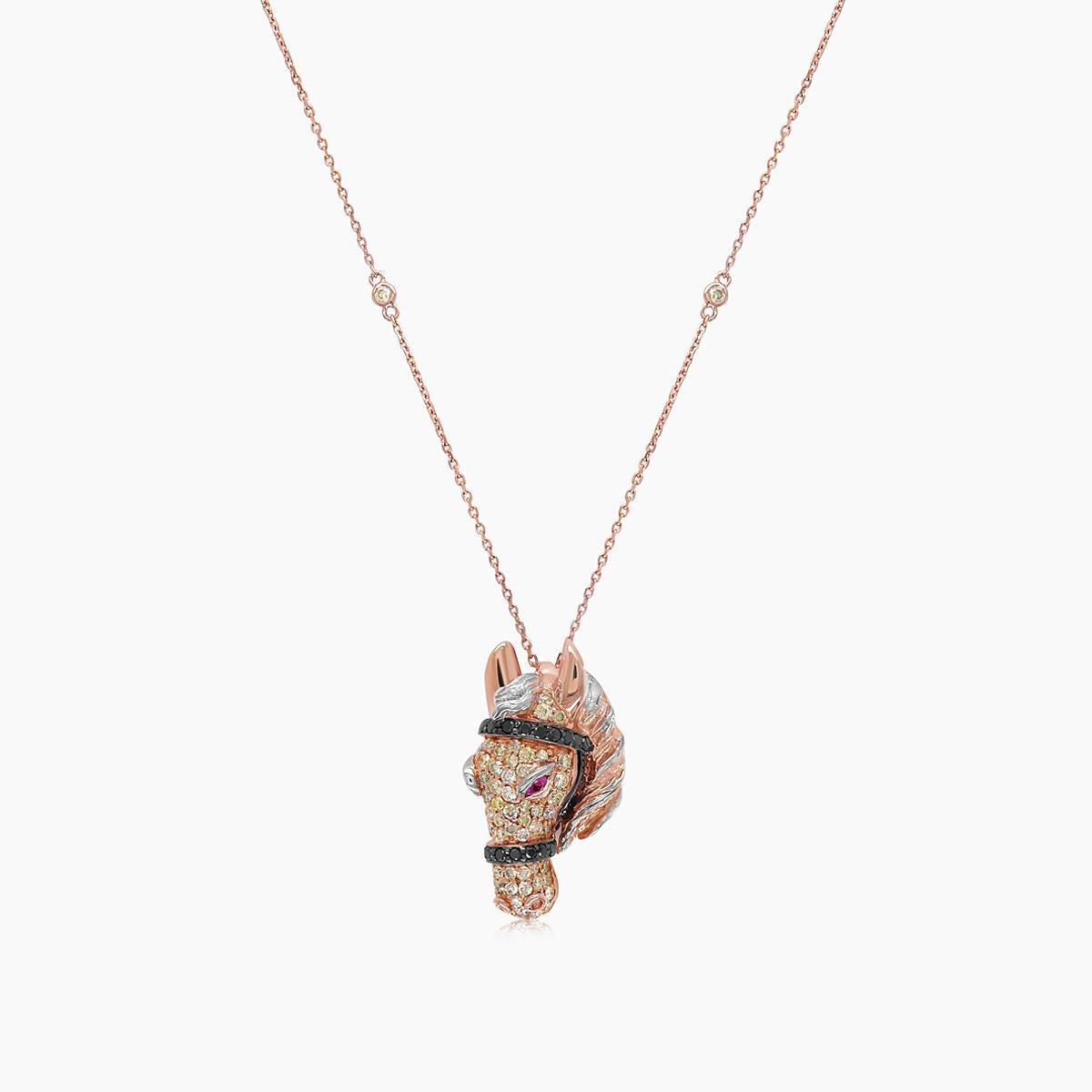 Taglio misto Cavallo Stallone Pony Diamante Pave Rubino Collana in oro rosa e bianco 18 carati in vendita