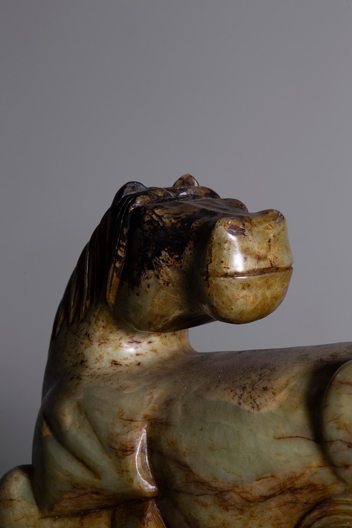 Horse Statuette in Green Jade In Good Condition In Milano, IT