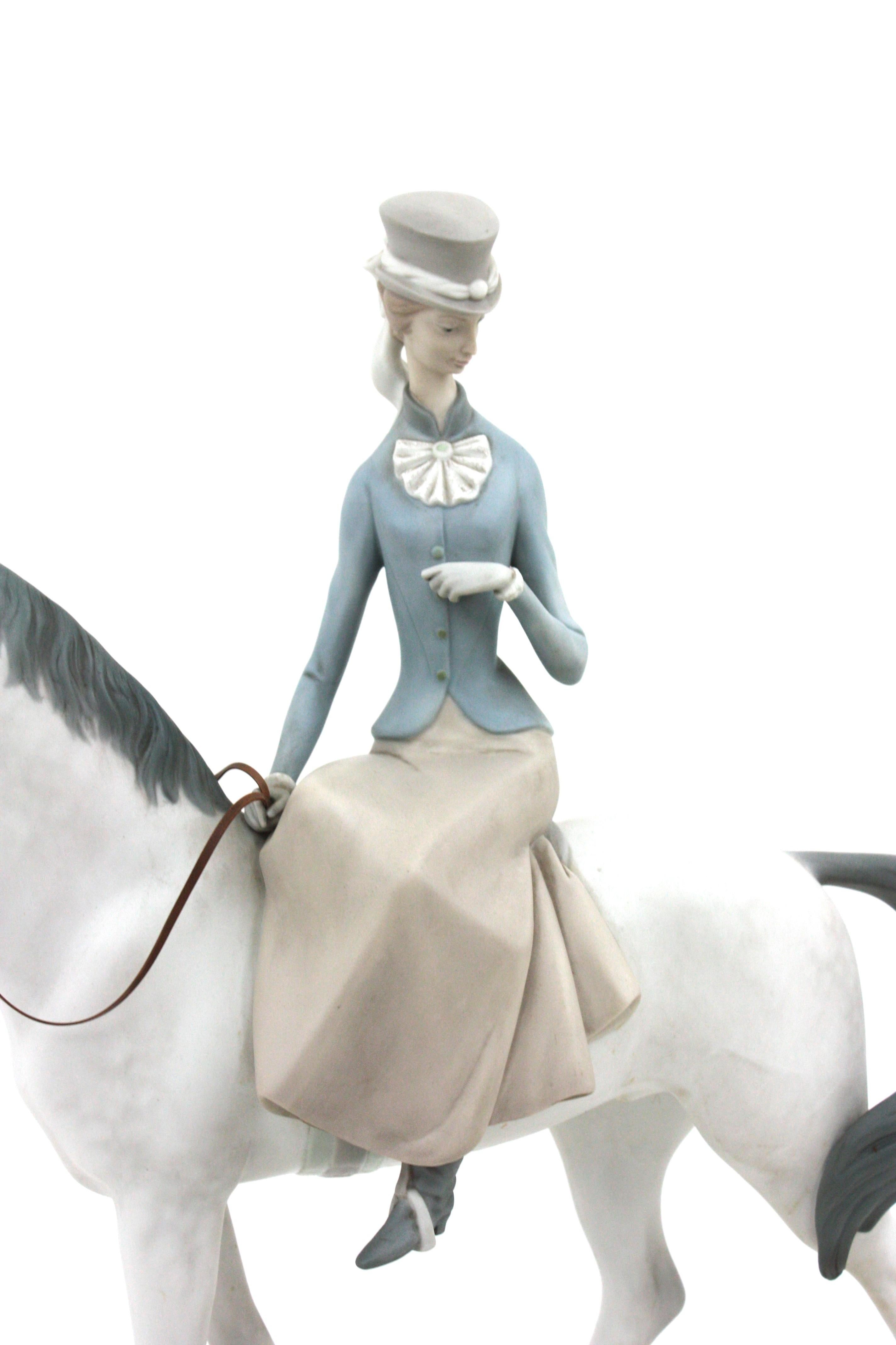 Large Spanish Horse Woman Porcelain Sculpture by Lladro, 1960s In Good Condition For Sale In Barcelona, ES