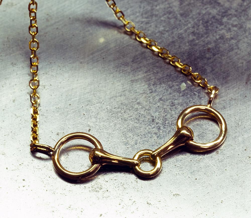 Horsebit Reiter-Choker (Moderne) im Angebot