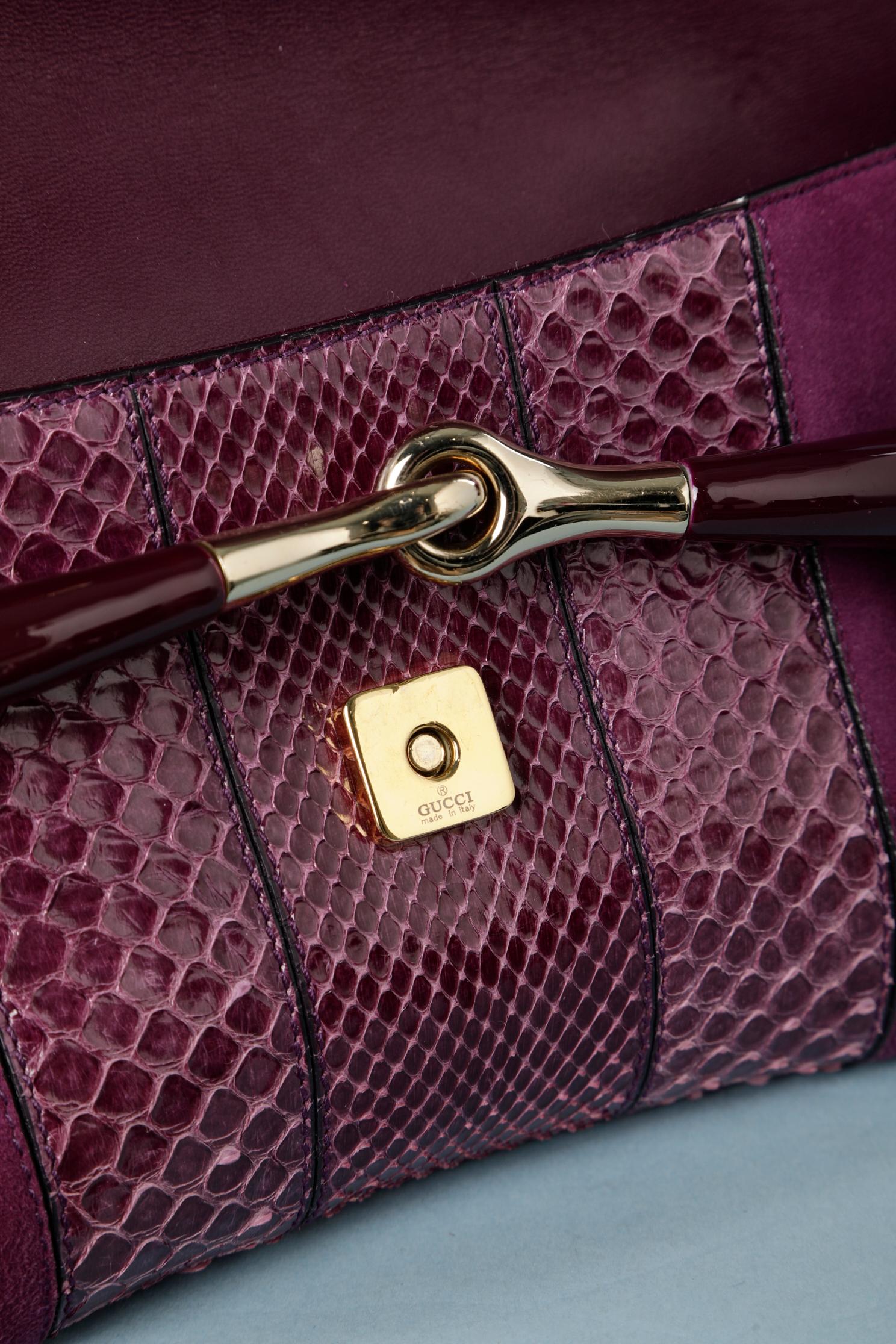 Horsebit purple suede and python chain clutch bag  Gucci by Tom Ford In Excellent Condition In Saint-Ouen-Sur-Seine, FR