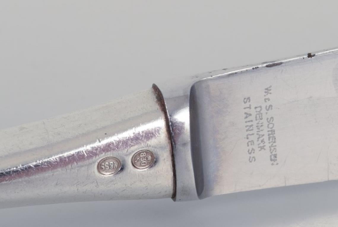 Horsens Silver. A set of ten knives in 830 silver with stainless steel blades. In Excellent Condition For Sale In Copenhagen, DK