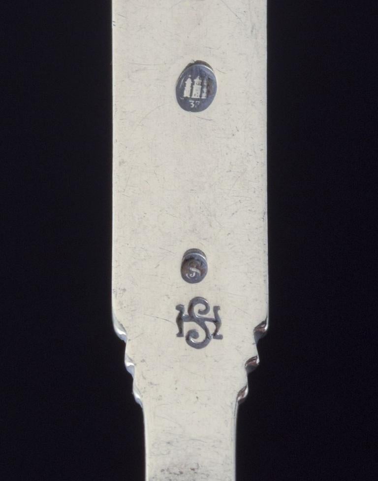 Metà XX secolo Horsens Silver, Danimarca. Set di nove cucchiaini da caffè in argento 830. in vendita