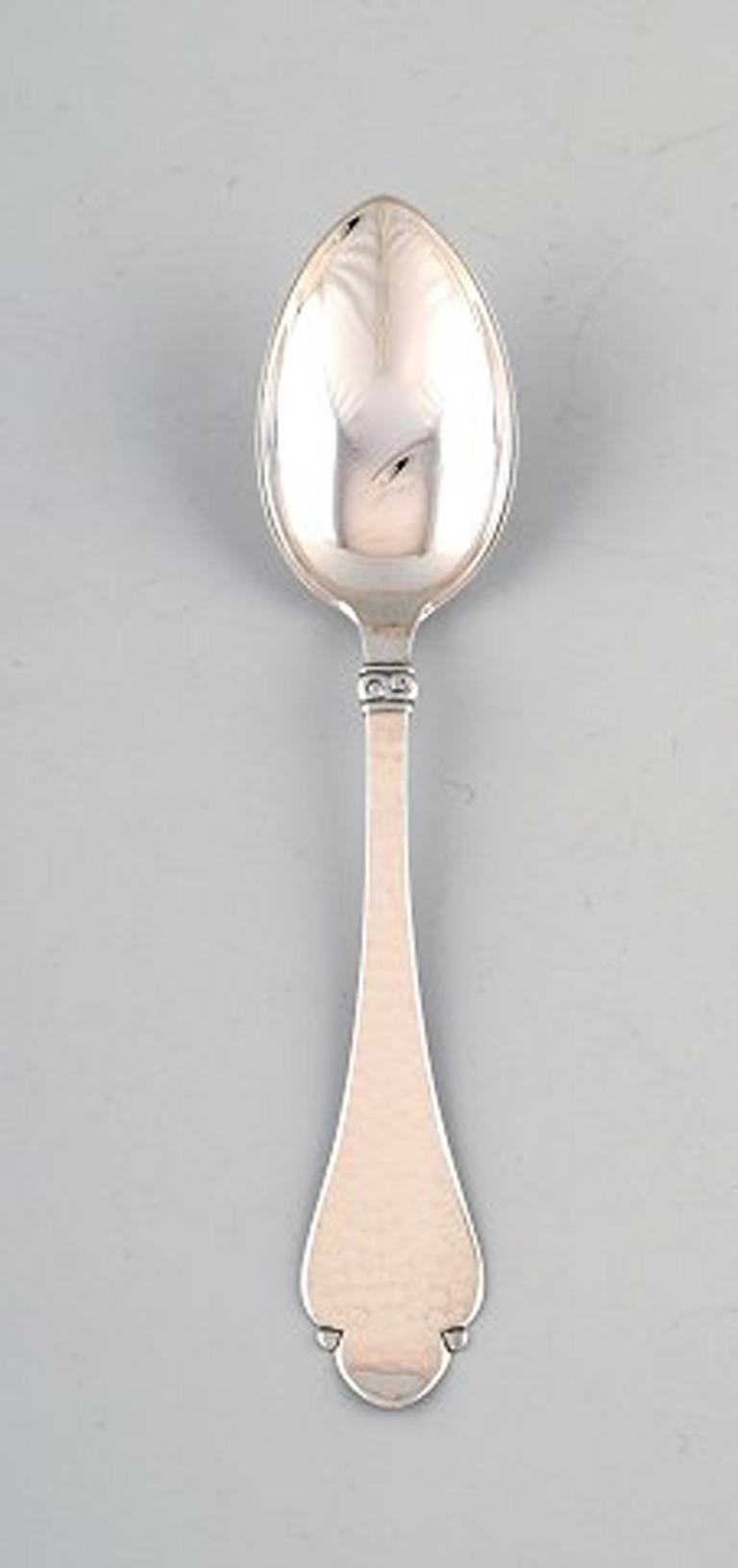 Horsens silver, Denmark: W & S Sørensen. 9 pieces. Bernstoff table spoons
Cutlery in Danish silver. 1955.
Measures: 18 cm.
Stamped.
In very good condition.