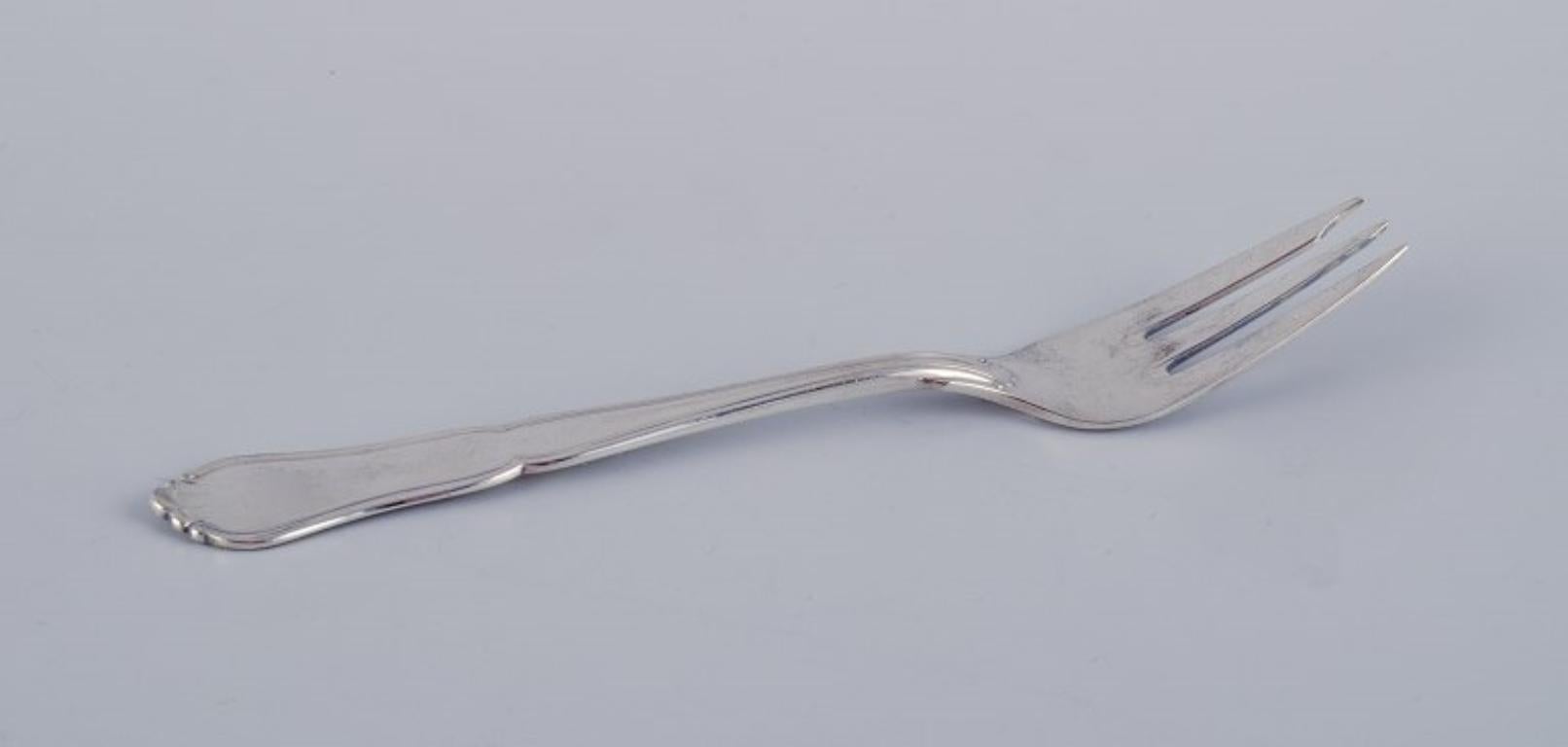 Horsens Silver. A set of five cake forks in 830 silver.
From the 1930s.
Hallmarked.
In excellent condition.
Dimensions: Length 13.5 cm.