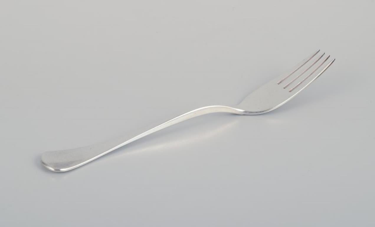 Horsens Silver. Zwei Tafelgabeln aus 830er Silber.
Modernes und schlankes Design.
Ungefähr in den 1960er Jahren.
Gepunzt.
In ausgezeichnetem Zustand.
Abmessungen: L 19,5 cm.