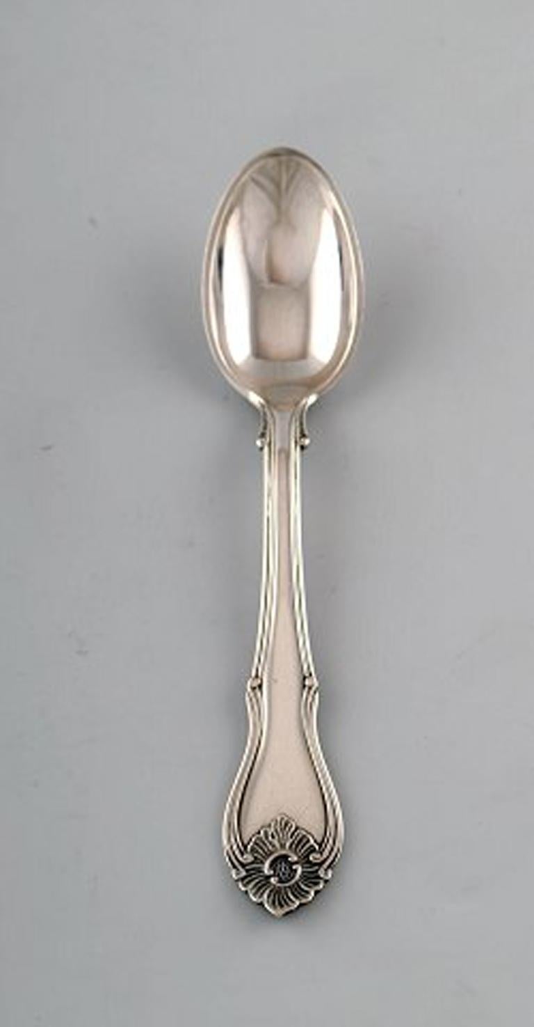 Horsens Sølvvarefabrik (Denmark). Set of 6 coffee spoons in silver. 1930.
Stamped.
In very good condition.
Measures: 12.5 cm.