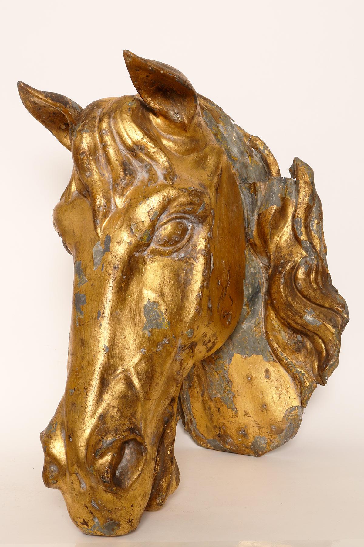 Anglais Sculpture de tête de cheval, élément décoratif d'une maison de campagne anglaise Angleterre 1870 en vente