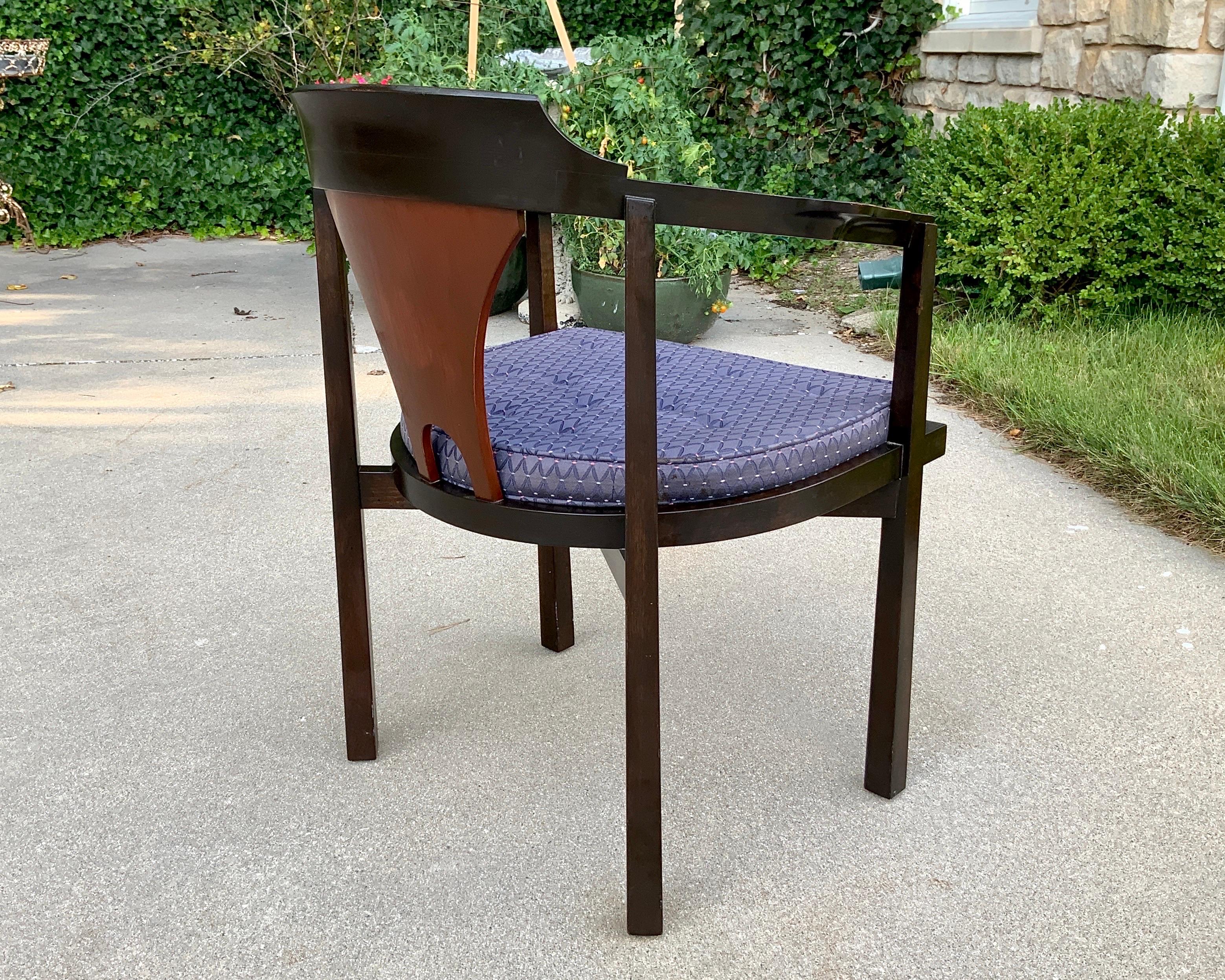 Horseshoe Chair By Edward Wormley For Dunbar, Mid-Century Modern In Good Condition For Sale In Haddonfield, NJ