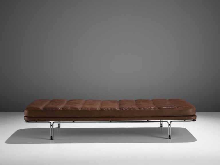 German Horst Brüning Daybed in Original Brown Leather and Chrome For Sale