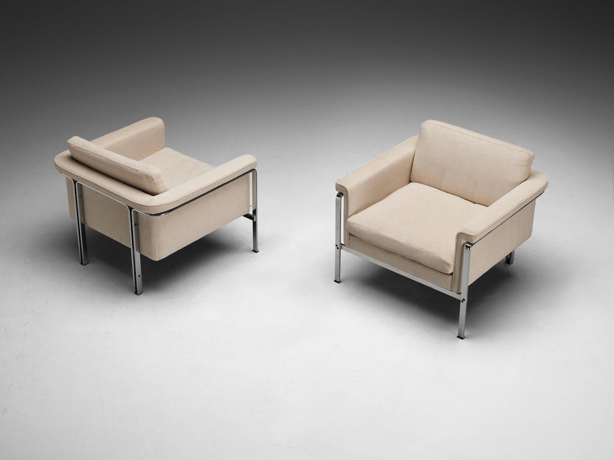 Horst Brüning for Kill International, lounge chair model ‘6912’, Pierre Frey Comporta Creme fabric, chrome, fabric, Germany, 1967. 

This well-designed armchair shows a solid construction of delicate lines and round edges. Most remarkable is the