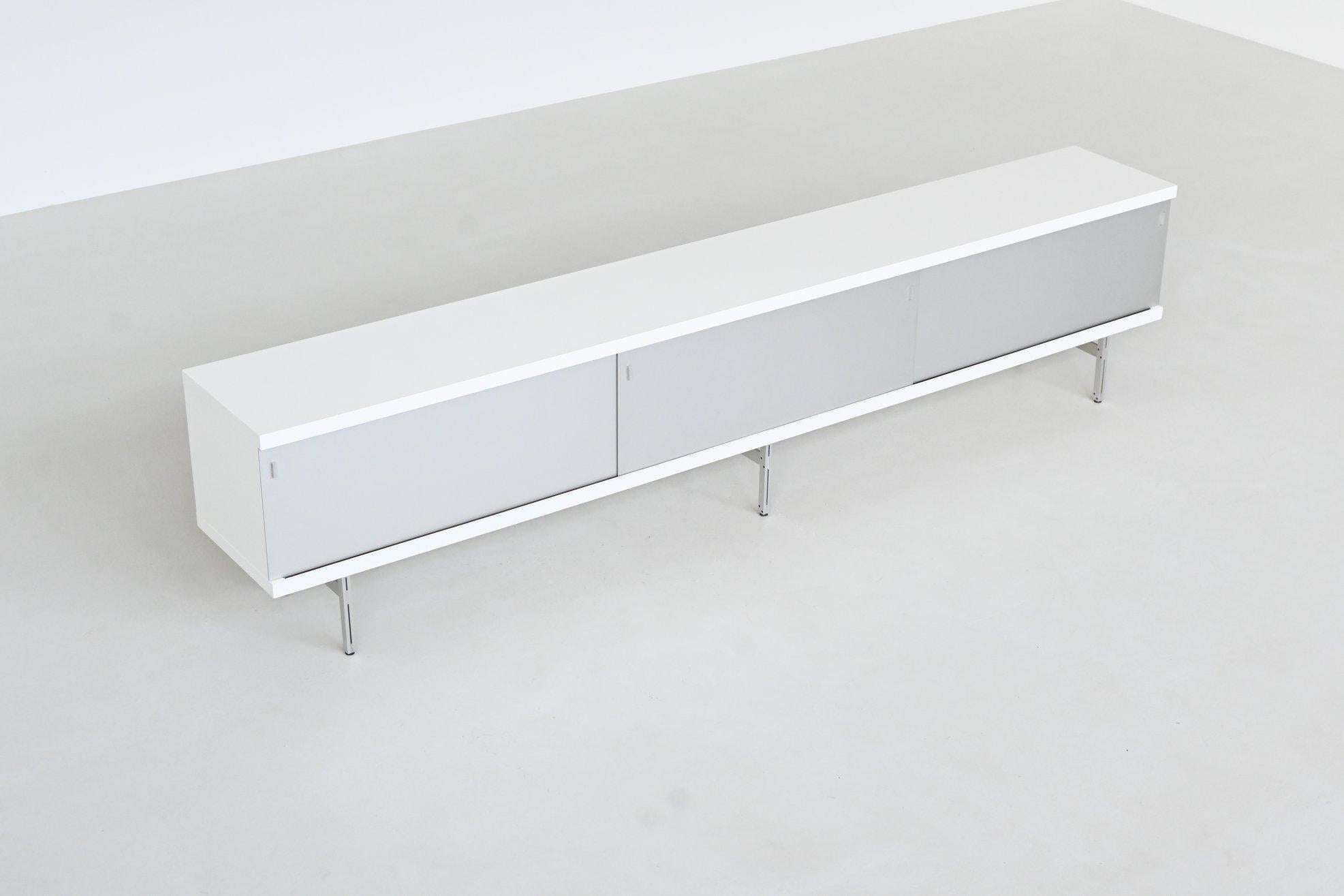 Horst Bruning model 1730 large sideboard Behr Germany 1960 For Sale 11