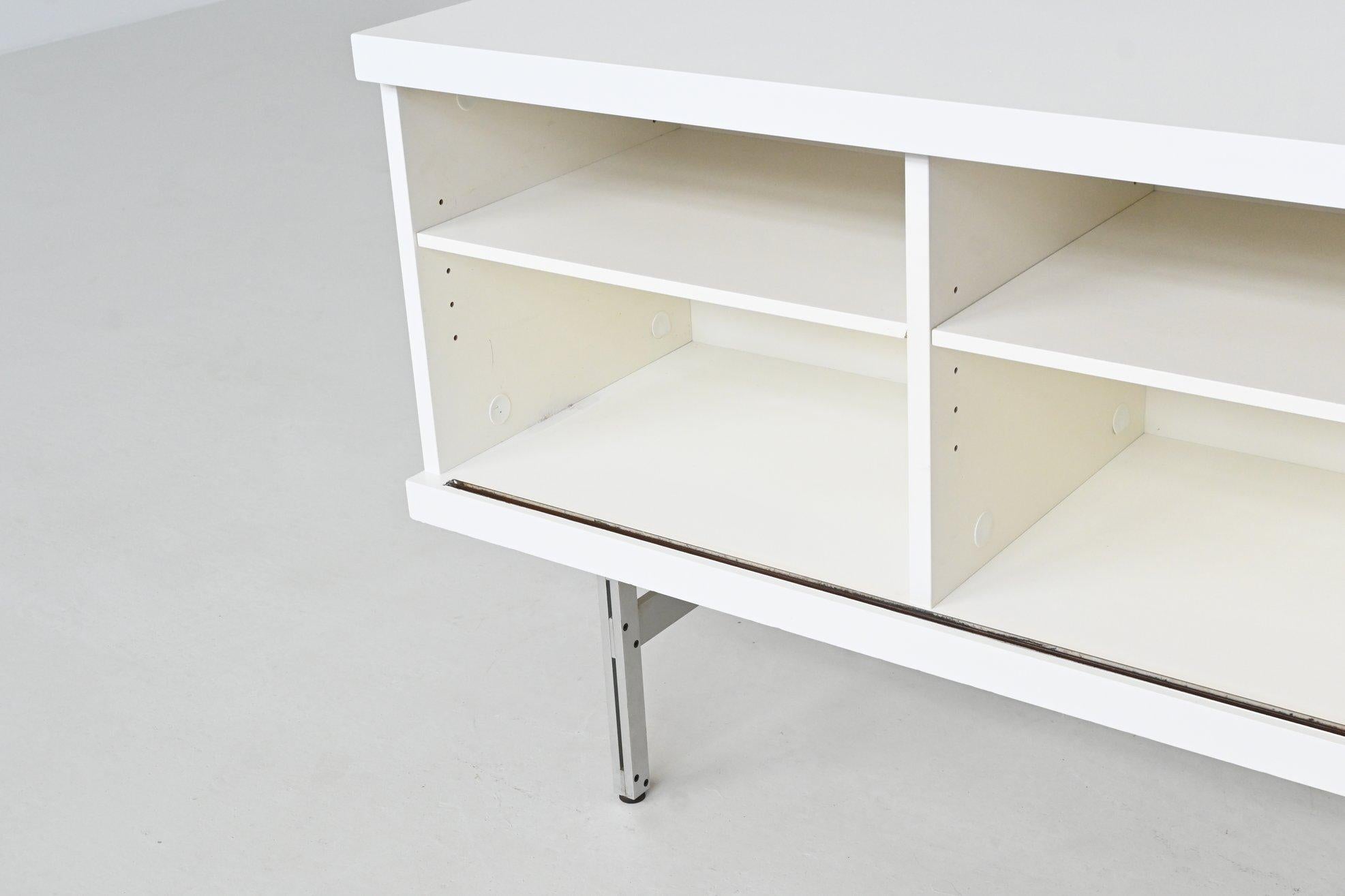 Horst Bruning model 1730 large sideboard Behr Germany 1960 For Sale 3