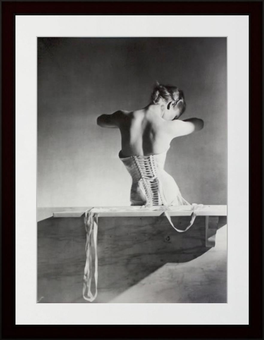 Corsetto Mainbocher - Black and White Photograph Nero di Horst P. Horst