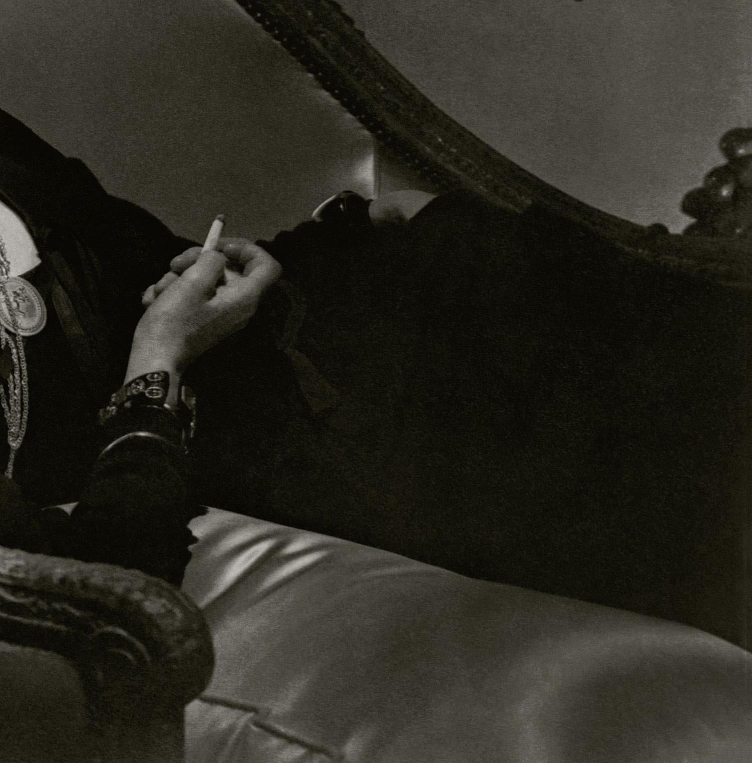 Coco Chanel, Paris, Silber-Gelatinedruck. Später gedruckt (Schwarz), Figurative Photograph, von Horst P. Horst