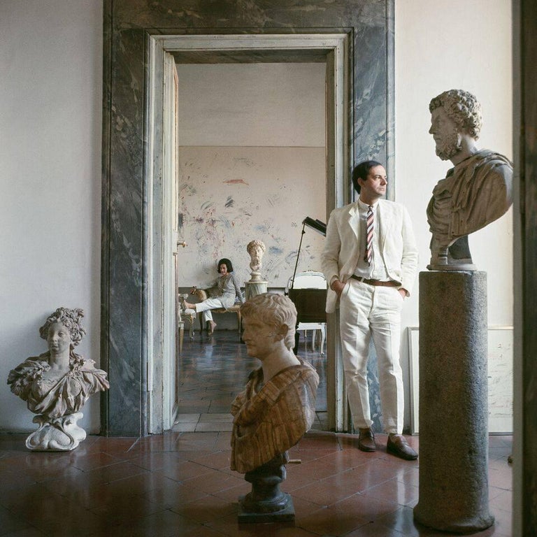 <i>Cy Twombly in Rome — Sans titre #9</i>, par Horst P. Horst, 1966, offert par the Art Design Project